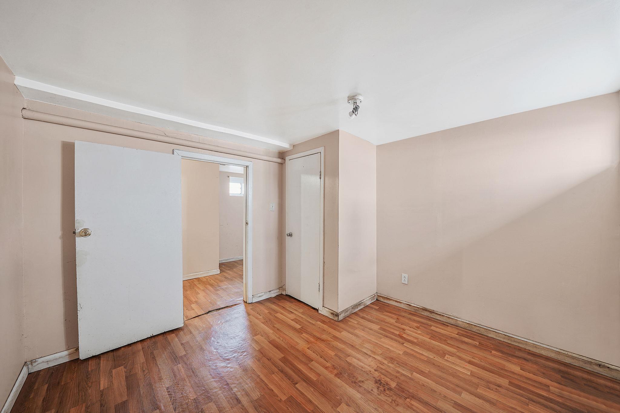 Single Family 230th  Queens, NY 11413, MLS-882848-24