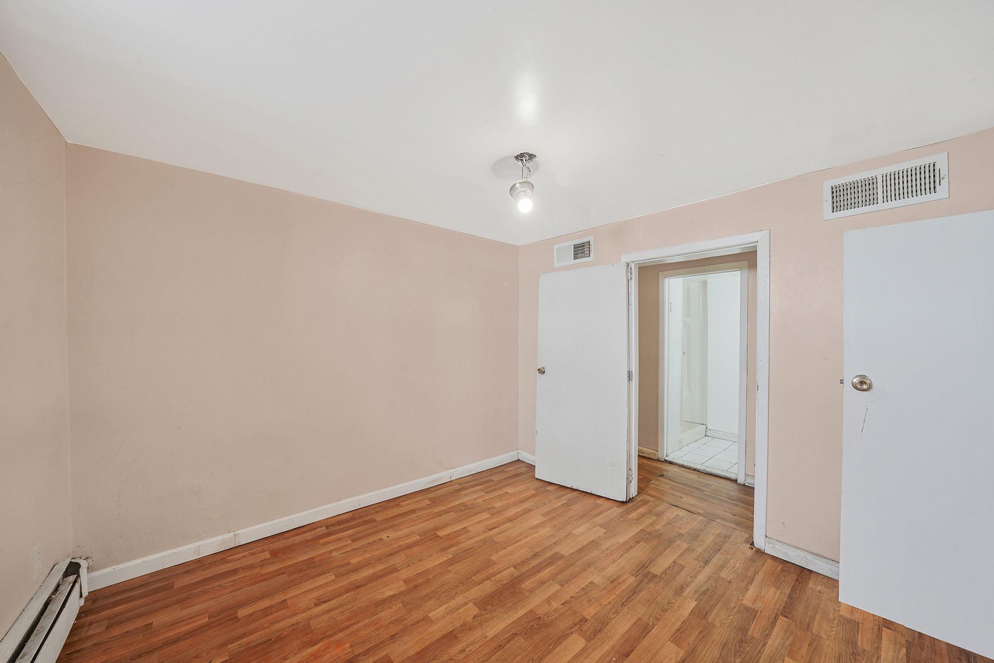 Single Family 230th  Queens, NY 11413, MLS-882848-26