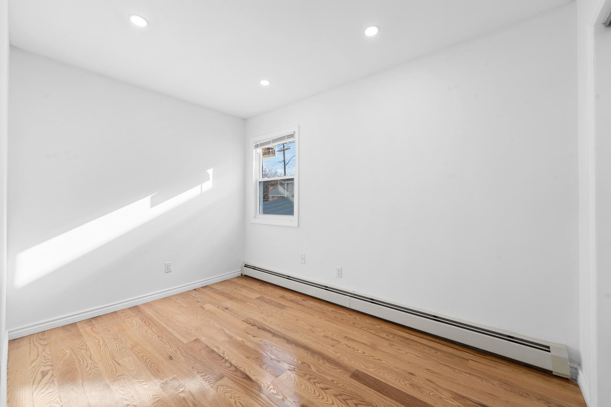 Single Family Grassmere  Queens, NY 11691, MLS-882863-12