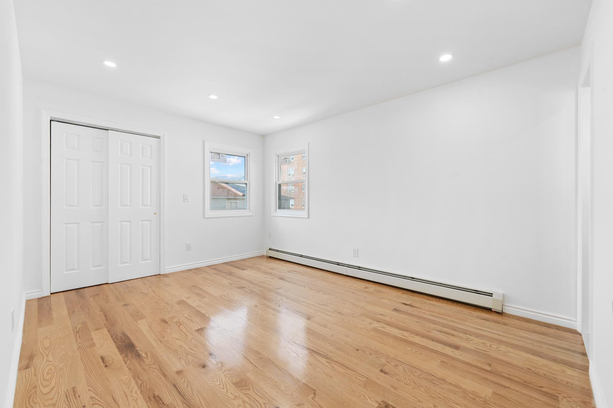 Single Family Grassmere  Queens, NY 11691, MLS-882863-21