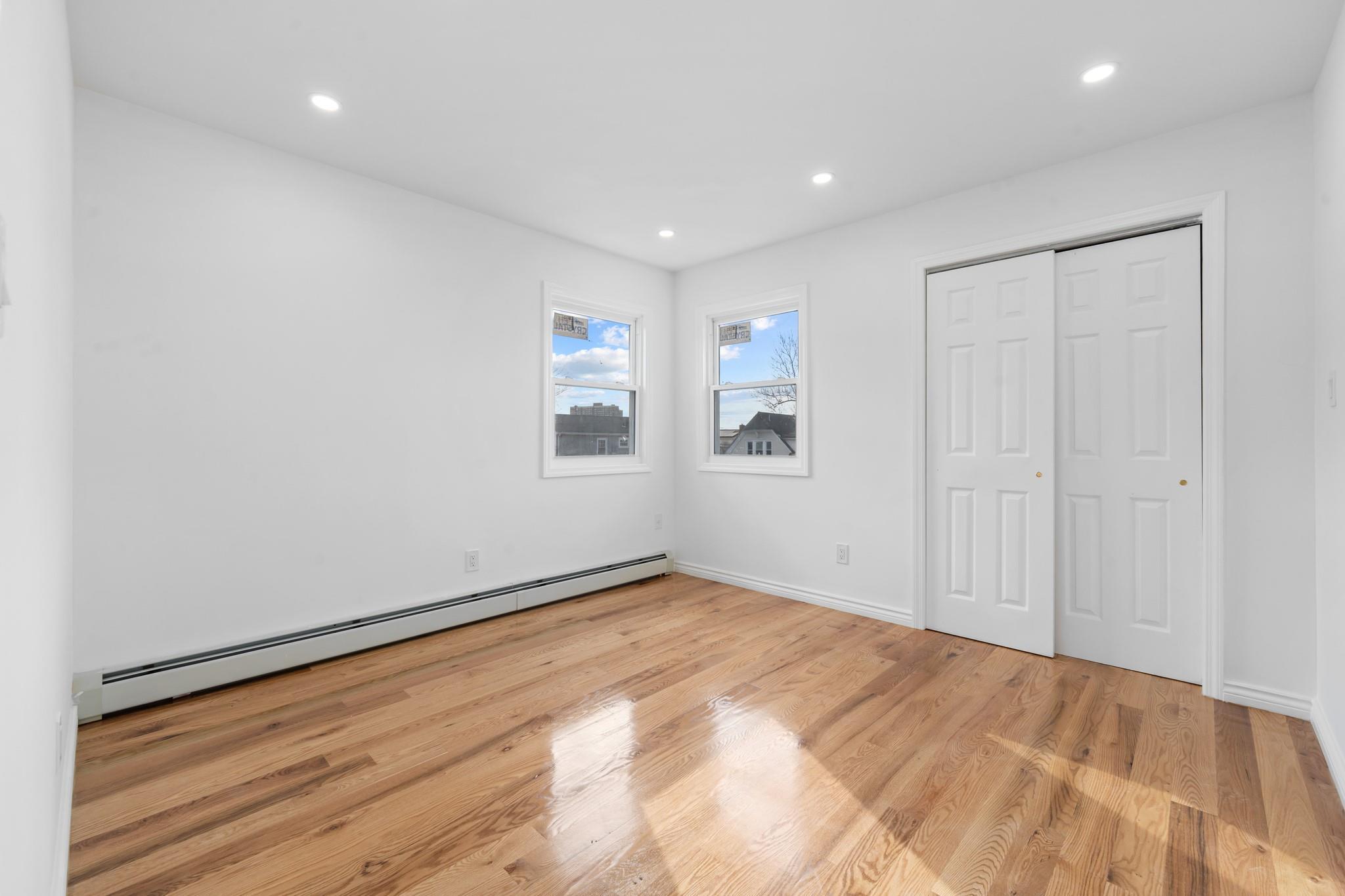 Single Family Grassmere  Queens, NY 11691, MLS-882863-22