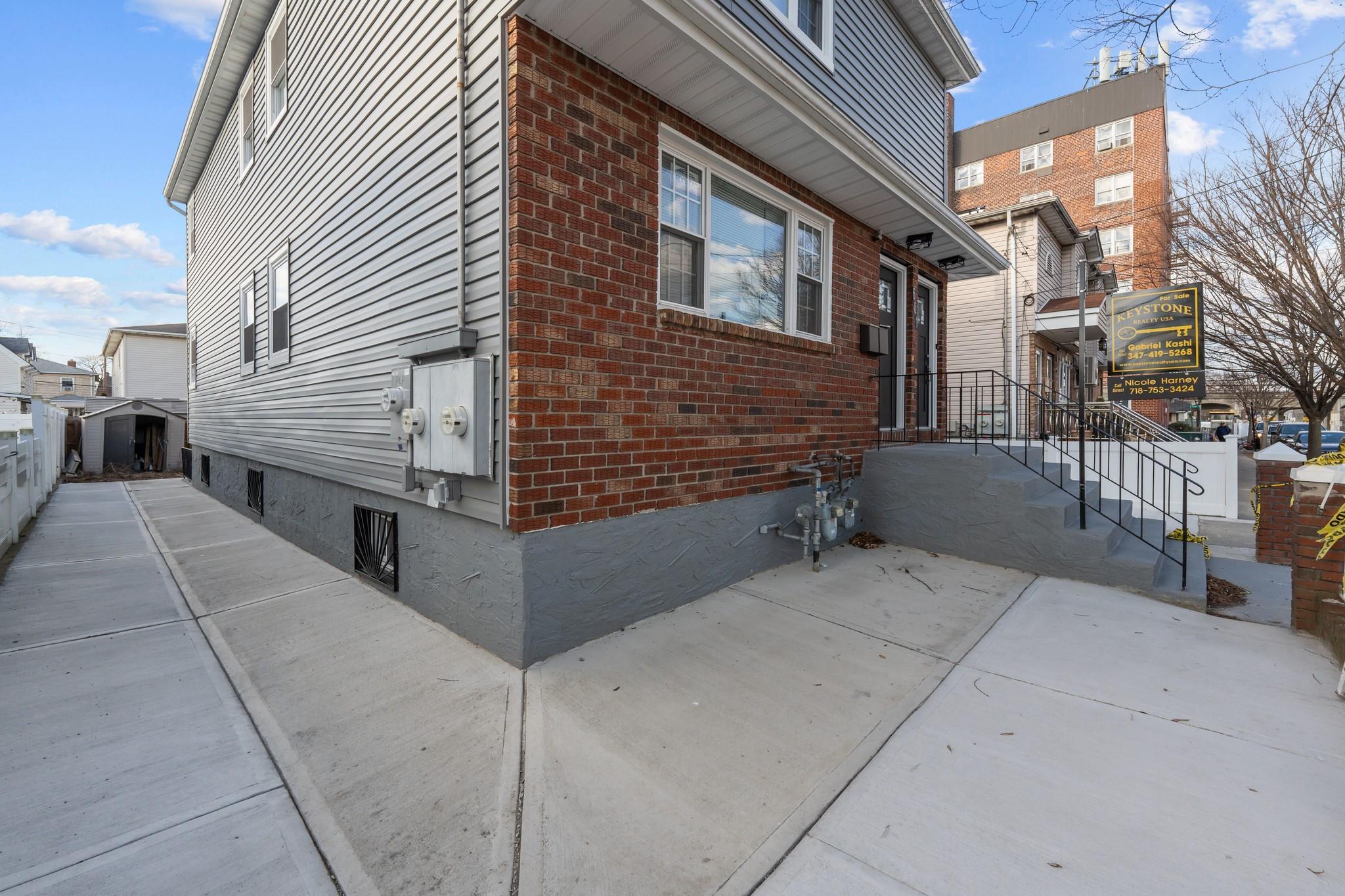Single Family Grassmere  Queens, NY 11691, MLS-882863-28