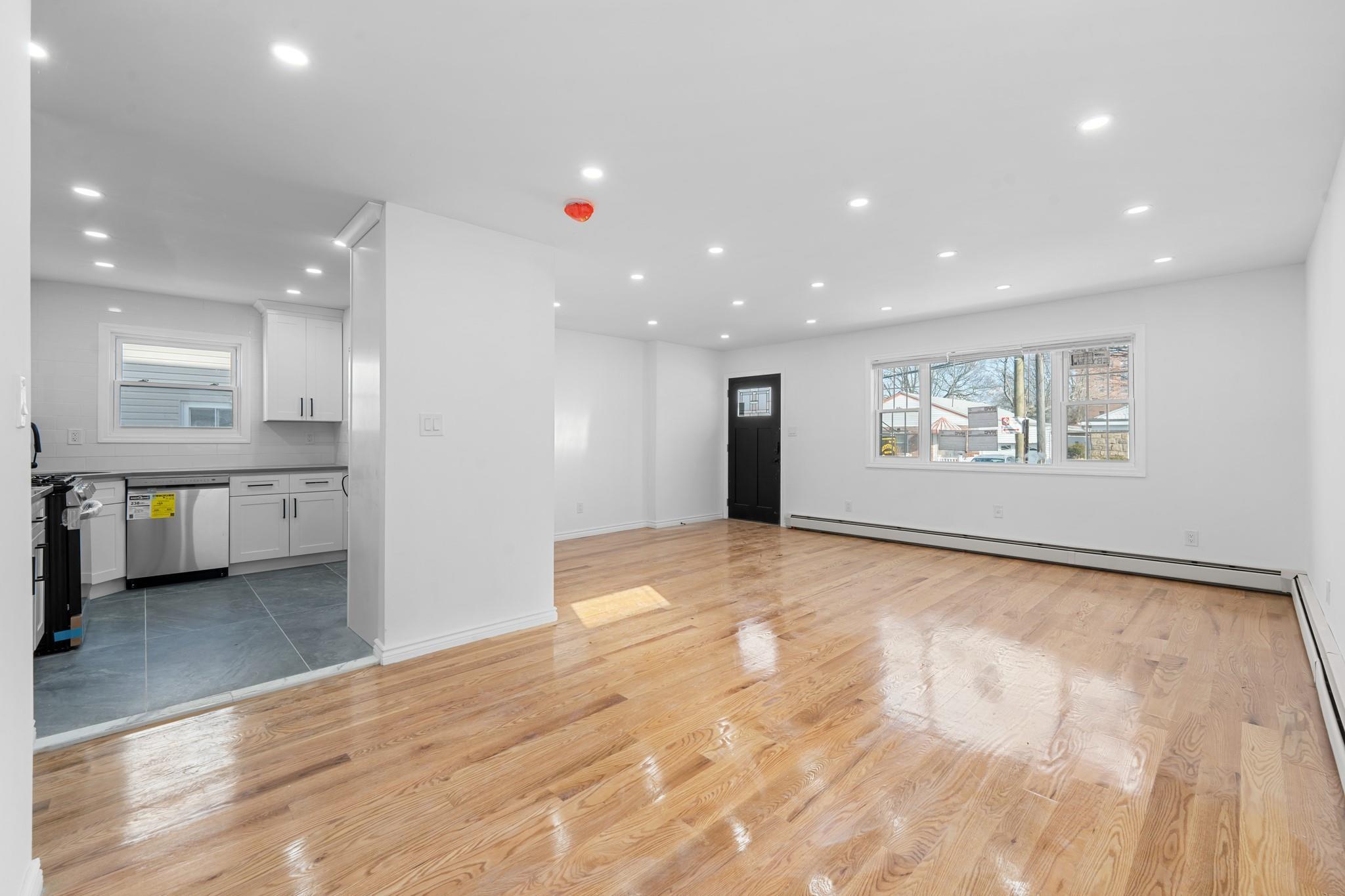 Single Family Grassmere  Queens, NY 11691, MLS-882863-4