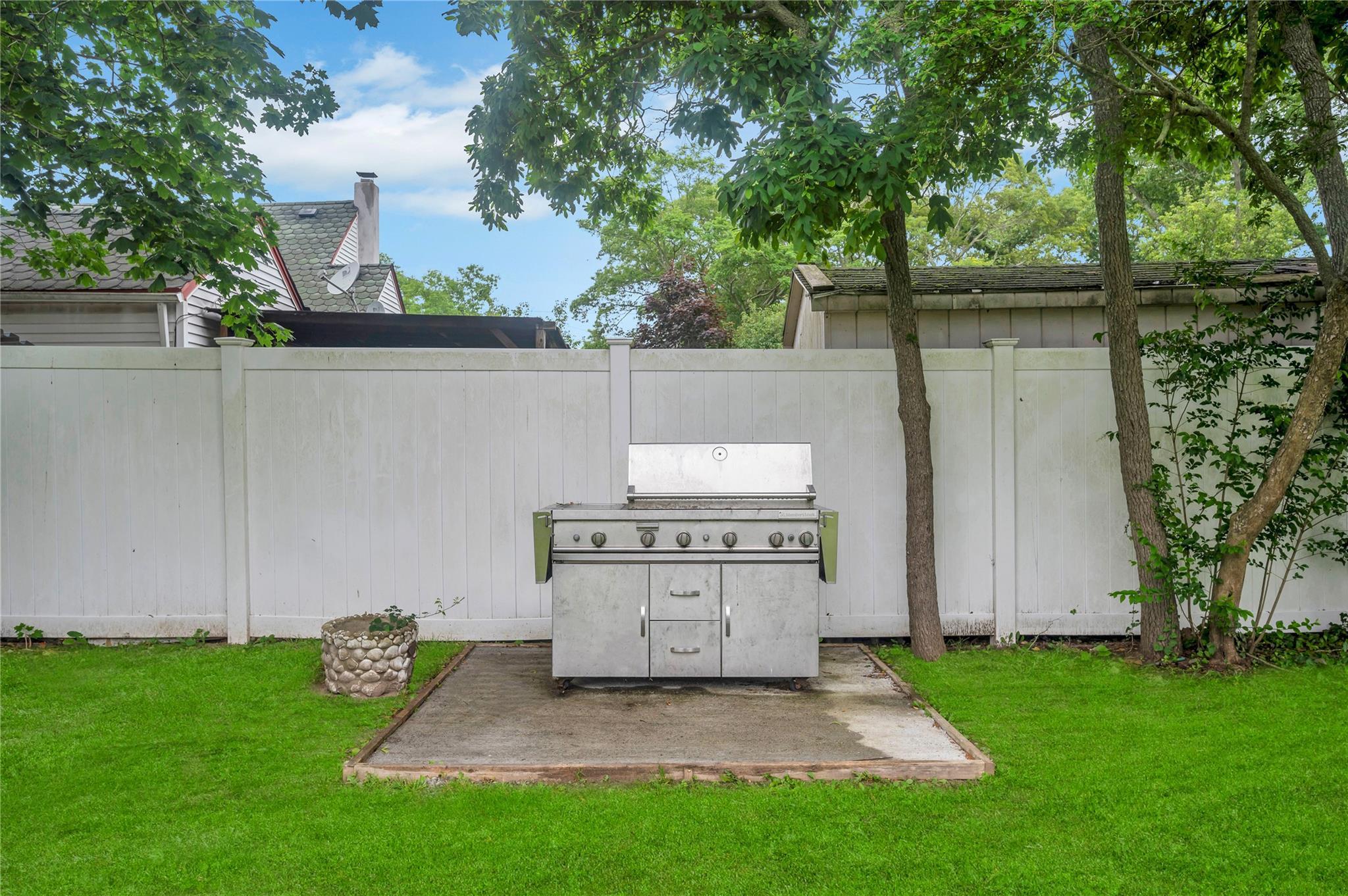 Single Family Pinetree  Suffolk County, NY 11967, MLS-882894-31