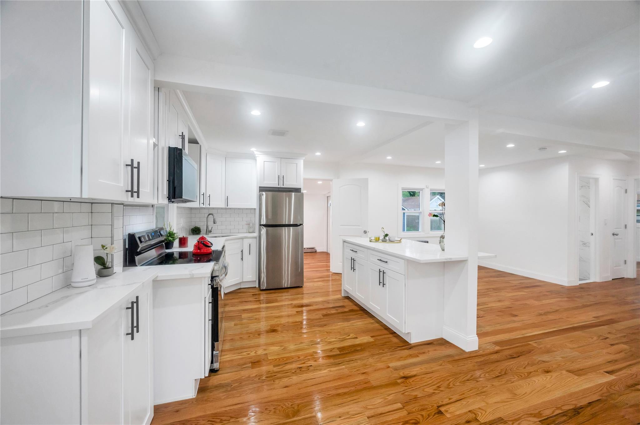 Single Family Pinetree  Suffolk County, NY 11967, MLS-882894-5