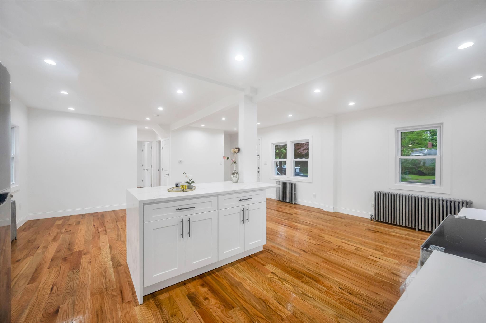 Single Family Pinetree  Suffolk County, NY 11967, MLS-882894-9
