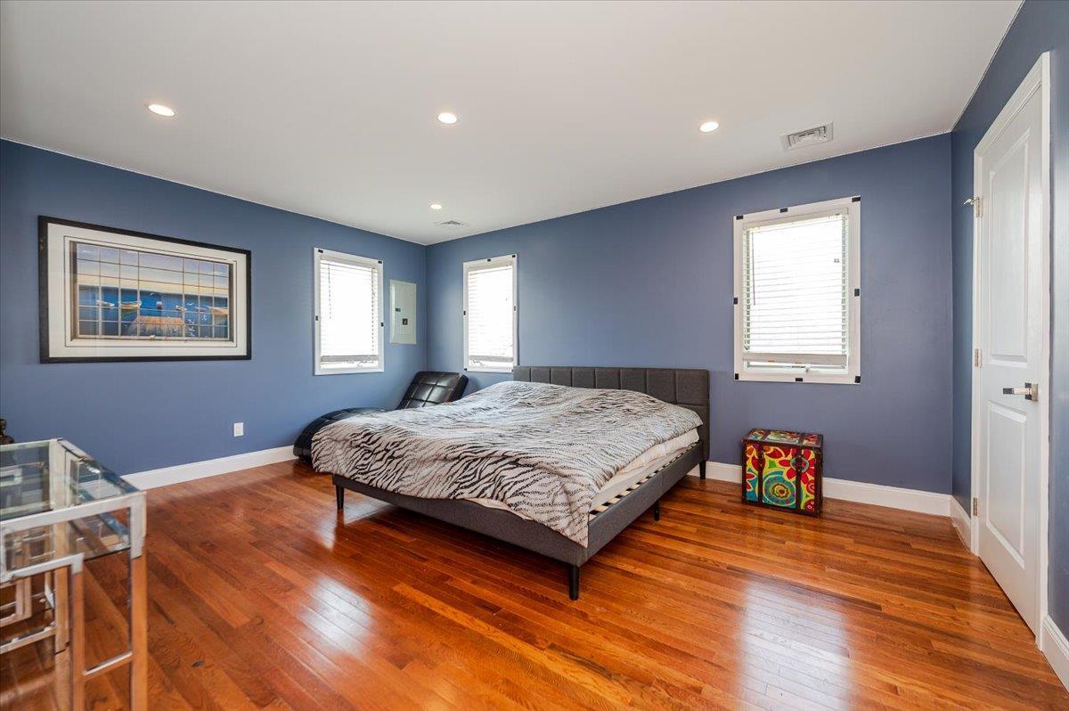 Single Family West Broadway  Nassau County, NY 11557, MLS-882924-33