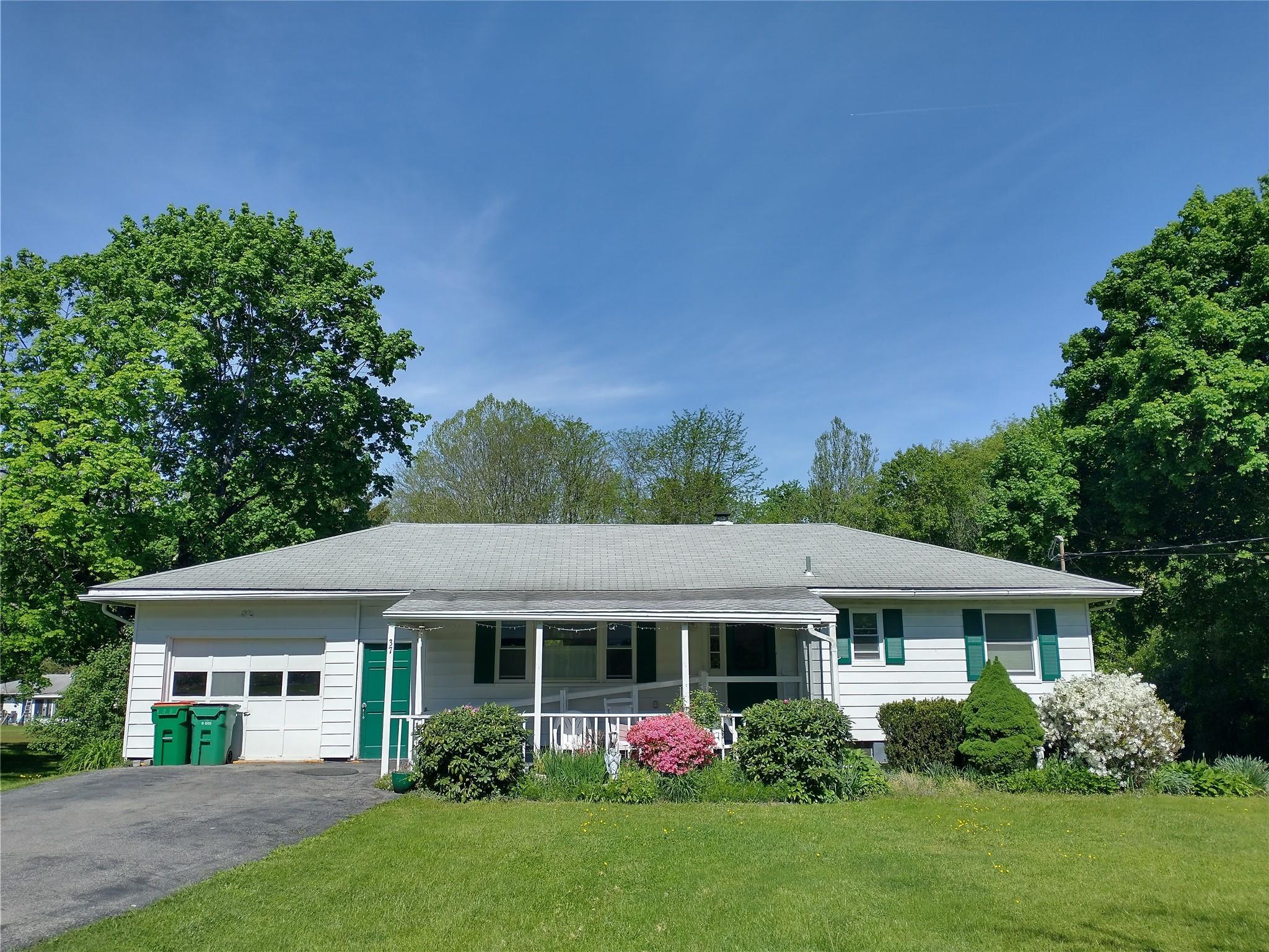 Single Family in East Fishkill - Friendly  Dutchess County, NY 12582