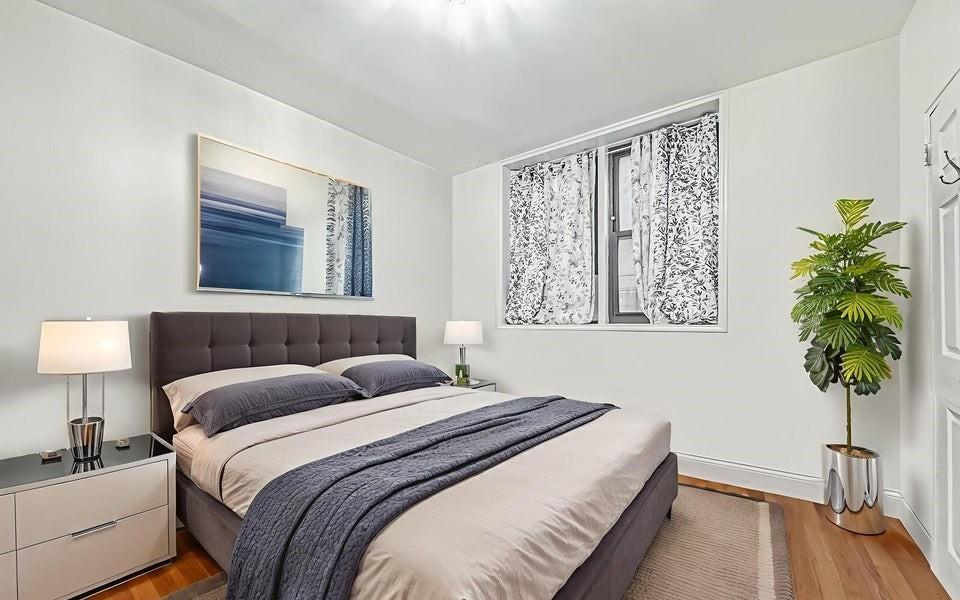 Single Family Lincoln  Staten Island, NY 10306, MLS-882950-16