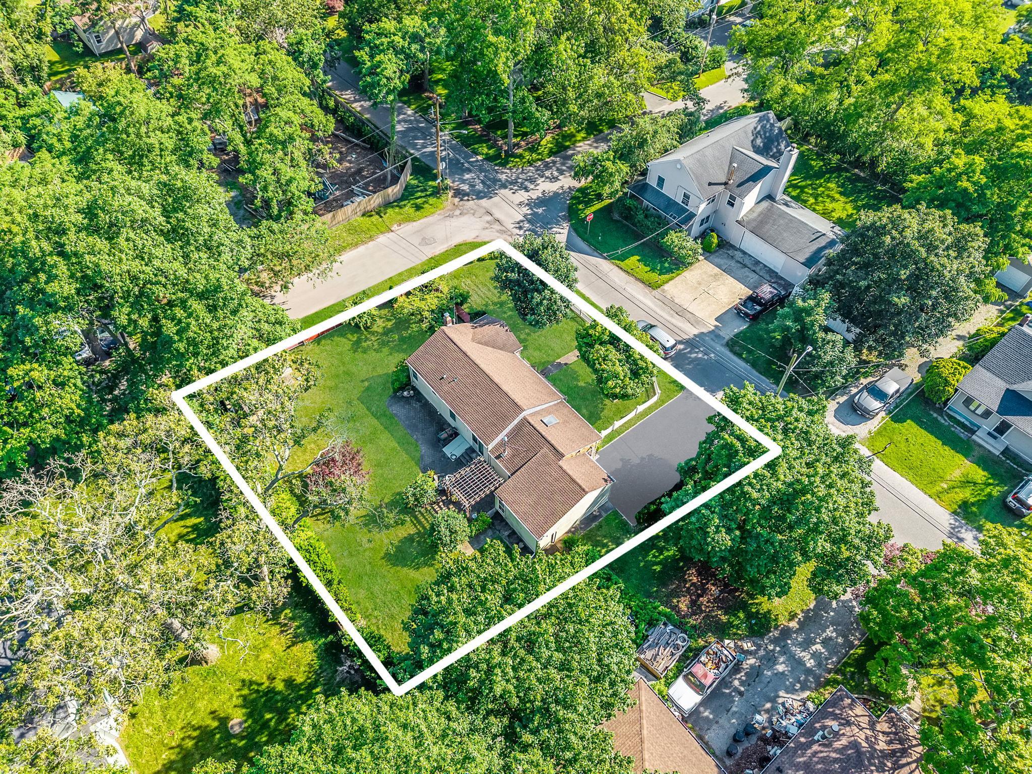 Single Family Woodland  Suffolk County, NY 11951, MLS-882984-11