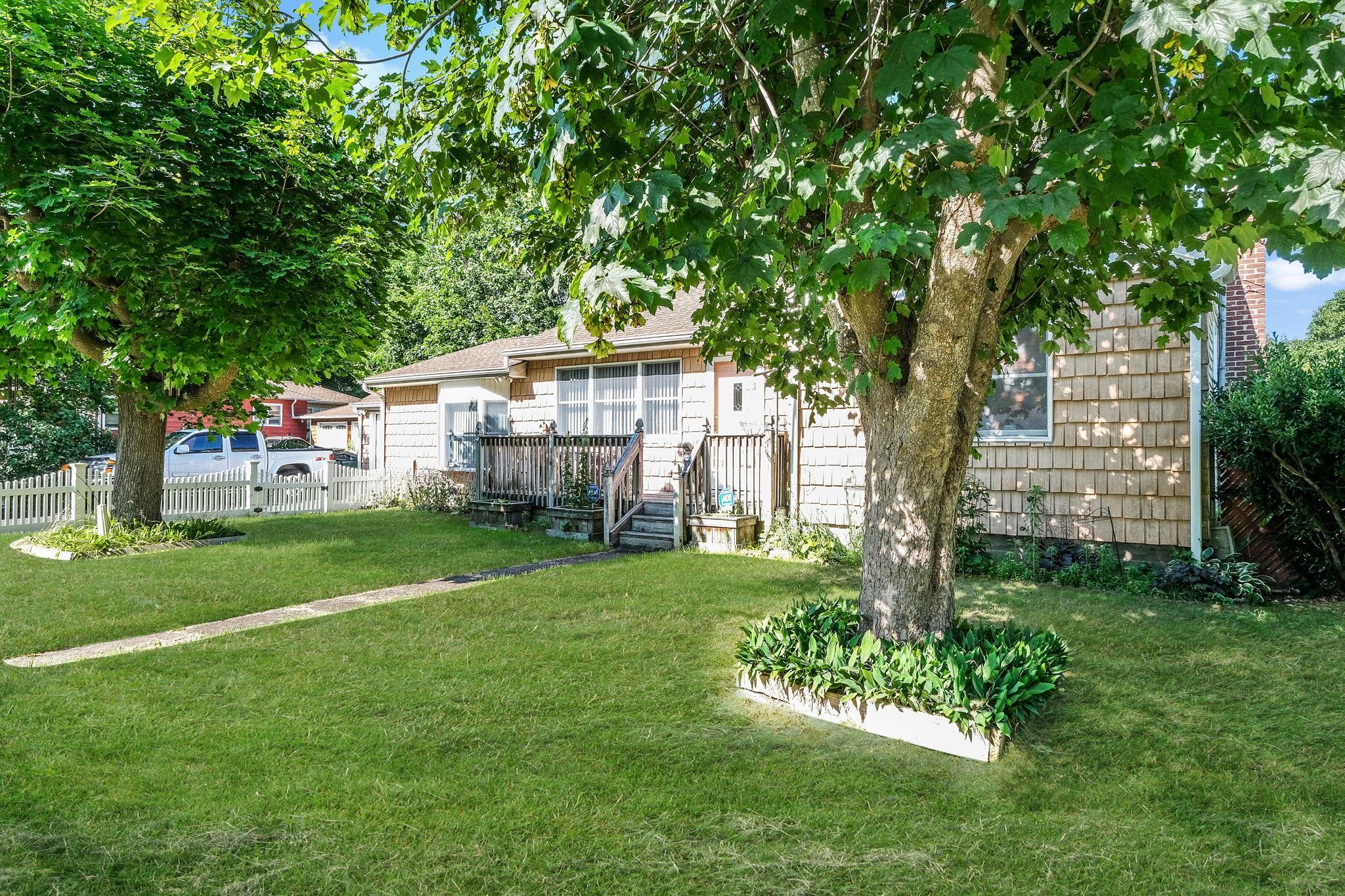 Single Family Woodland  Suffolk County, NY 11951, MLS-882984-4