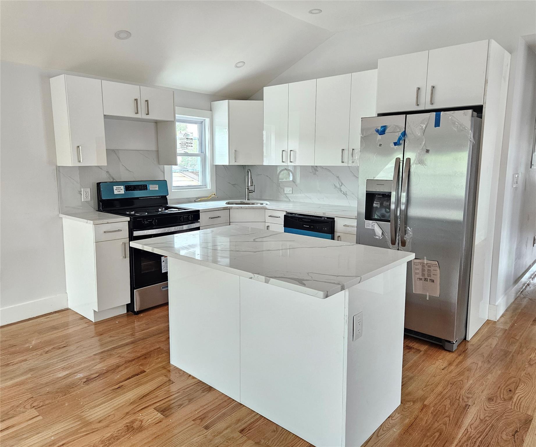 Single Family 123  Queens, NY 11434, MLS-882987-4