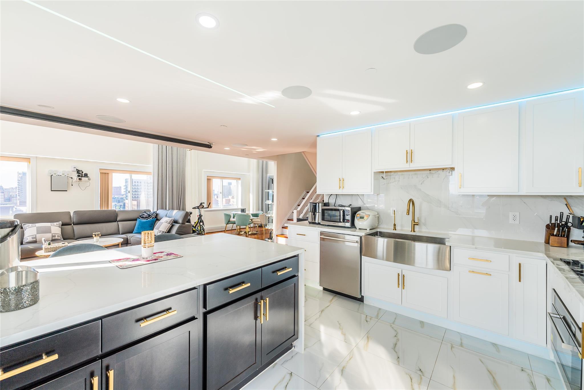 Condo Main  Queens, NY 11355, MLS-883016-12