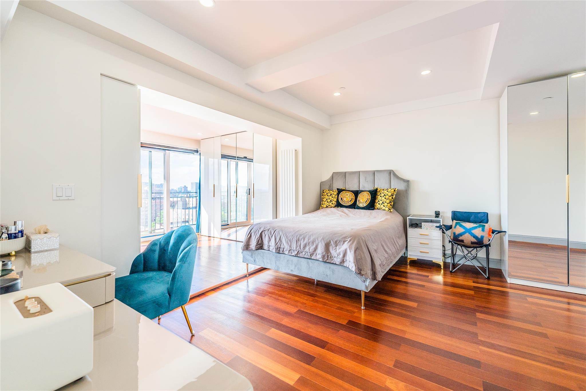 Condo Main  Queens, NY 11355, MLS-883016-18