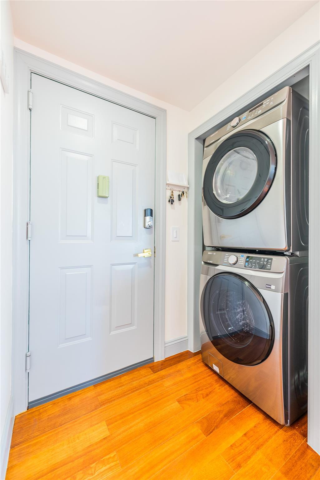 Condo Main  Queens, NY 11355, MLS-883016-26