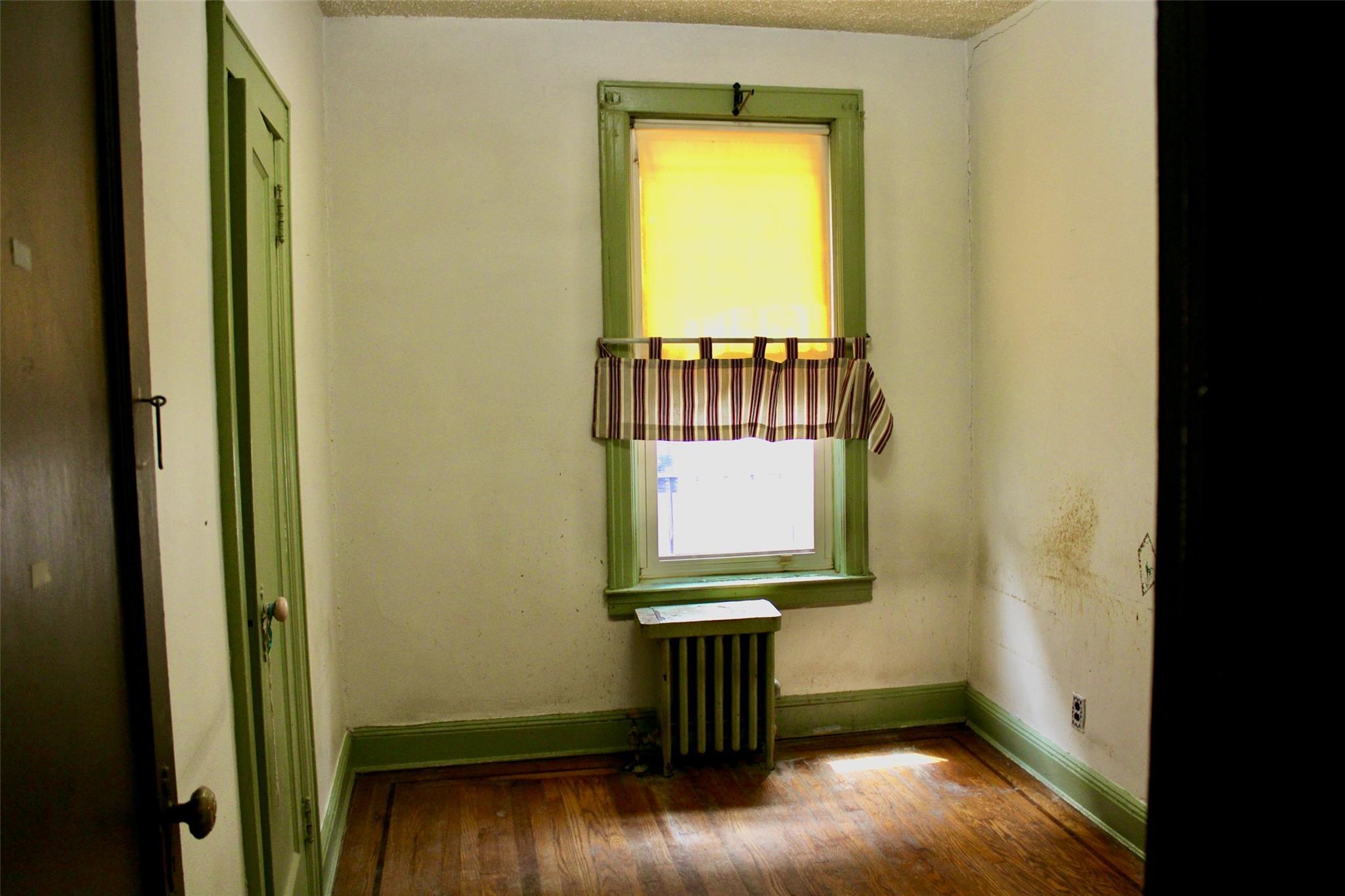Single Family 84  Queens, NY 11370, MLS-883022-23