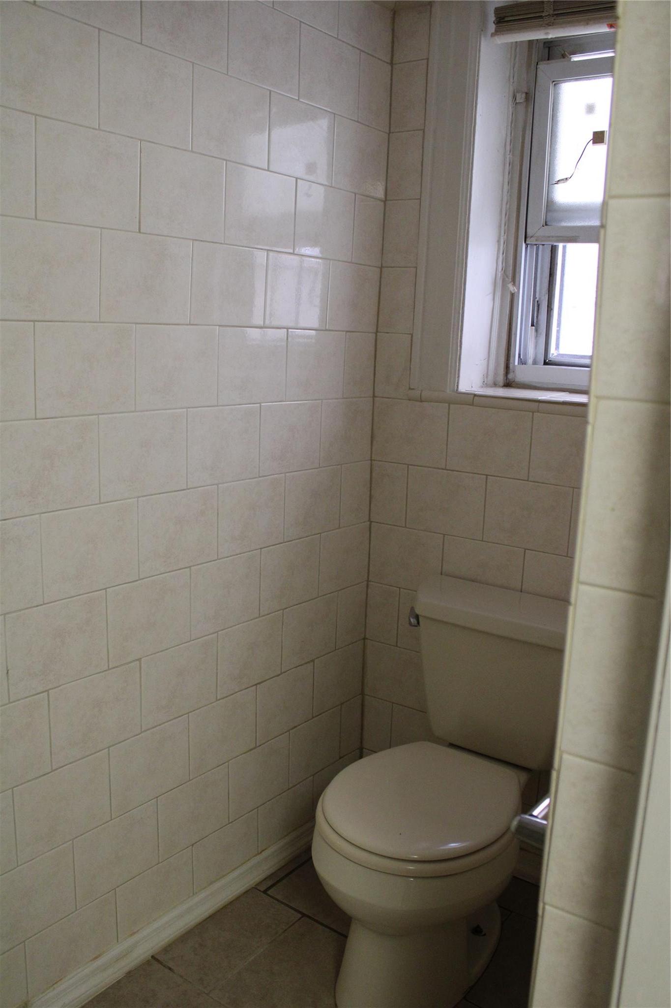 Single Family 84  Queens, NY 11370, MLS-883022-28
