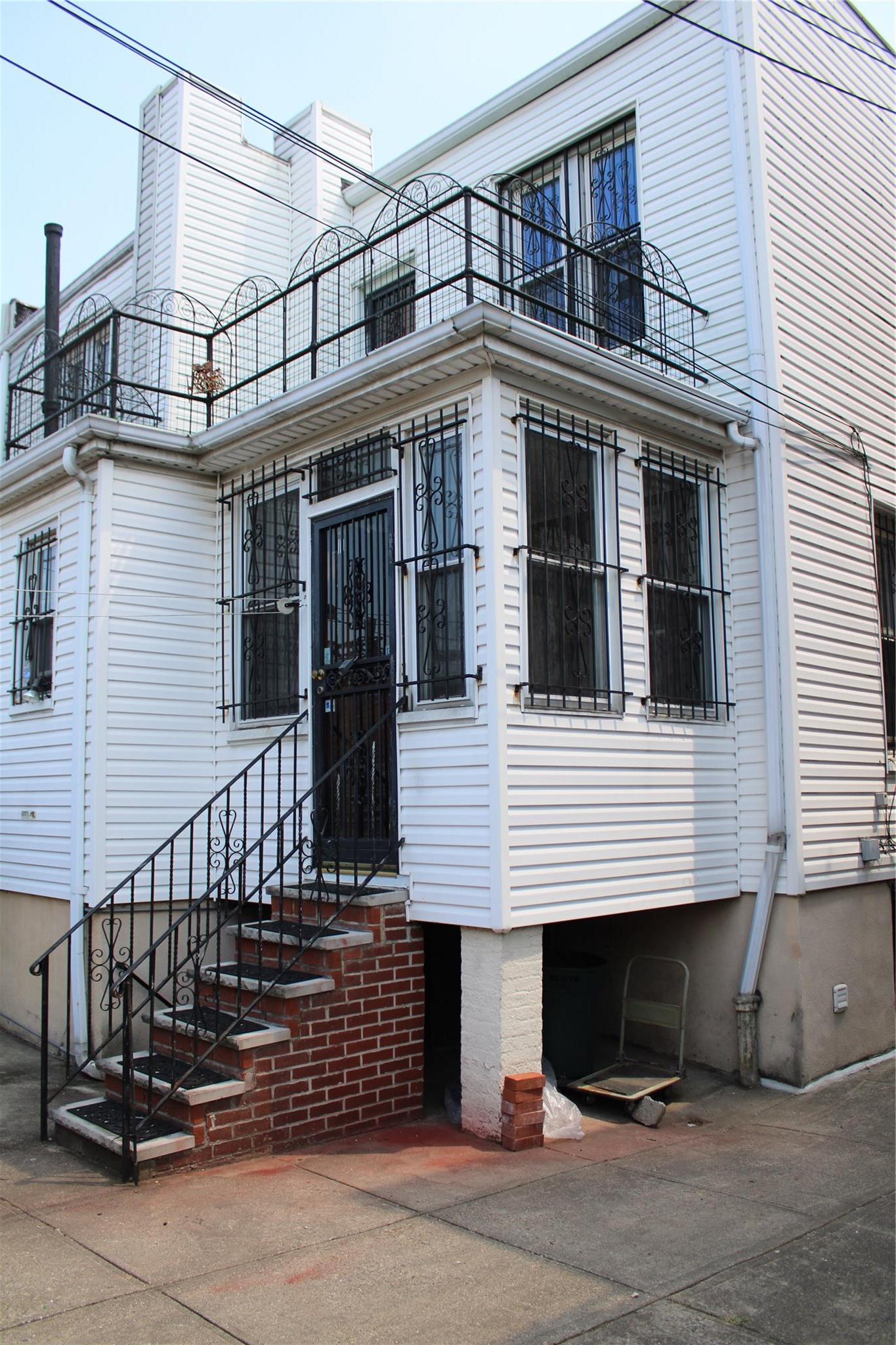 Single Family 84  Queens, NY 11370, MLS-883022-33