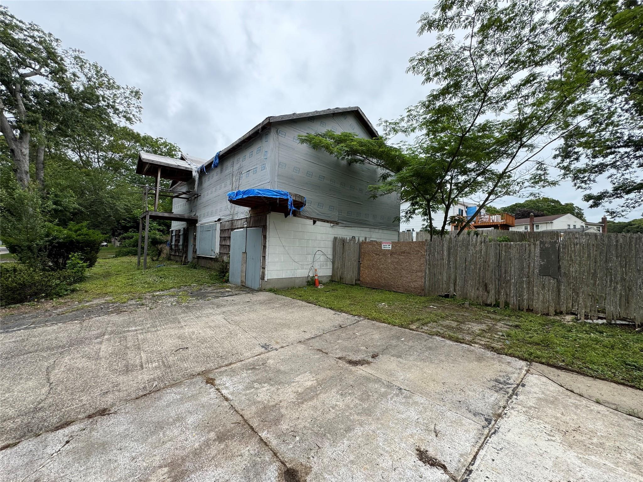 Single Family Denis  Suffolk County, NY 11727, MLS-883031-18