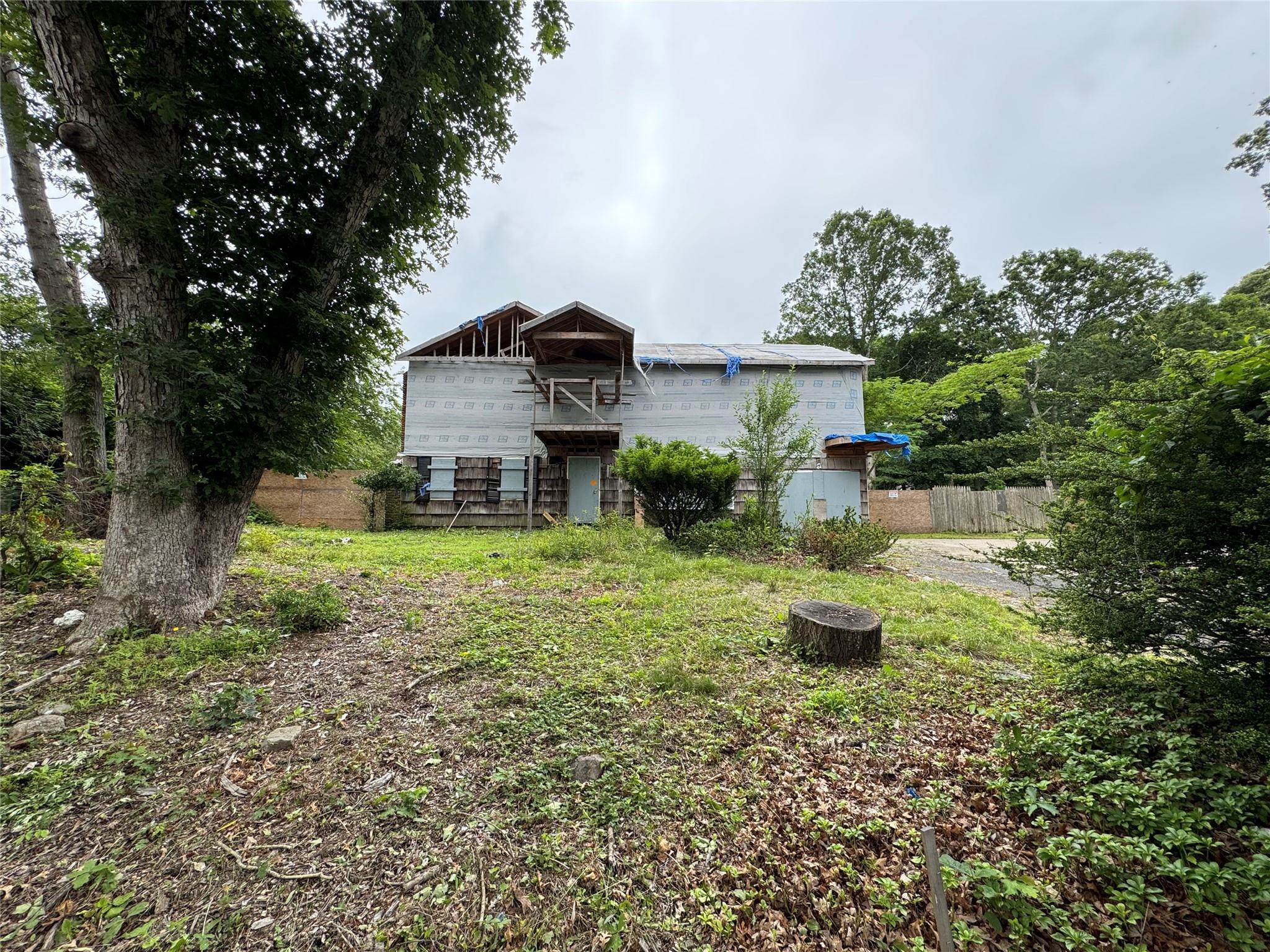 Single Family Denis  Suffolk County, NY 11727, MLS-883031-2