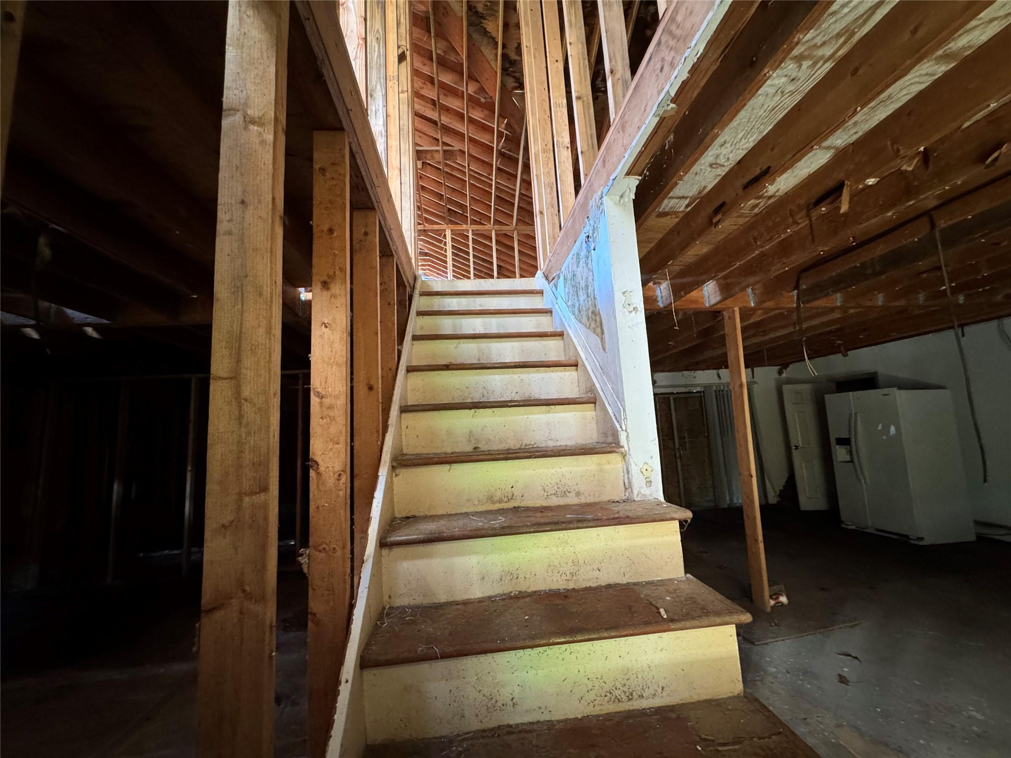 Single Family Denis  Suffolk County, NY 11727, MLS-883031-9