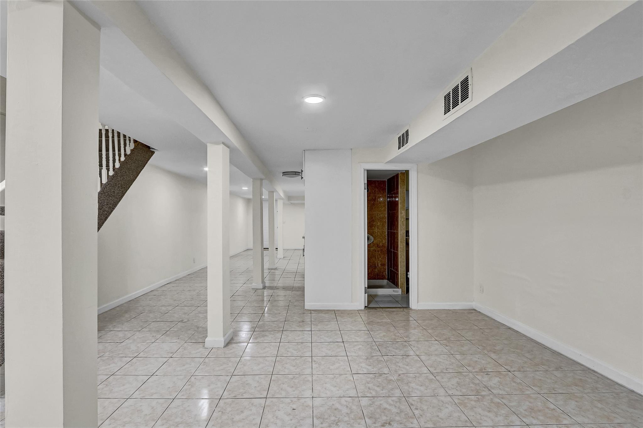 Single Family 78th  Queens, NY 11385, MLS-883060-29