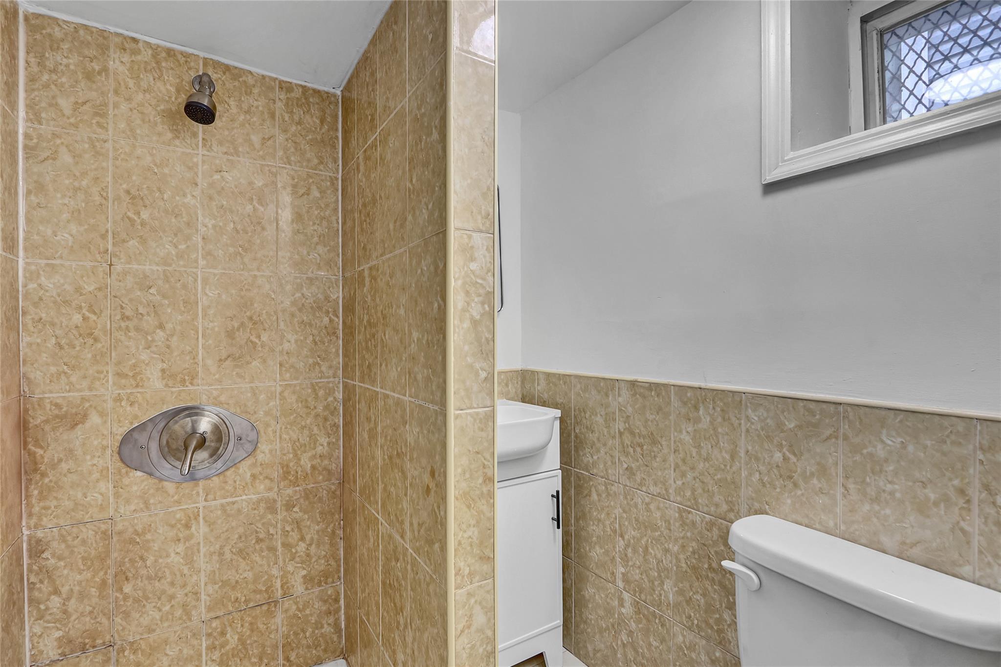 Single Family 78th  Queens, NY 11385, MLS-883060-30