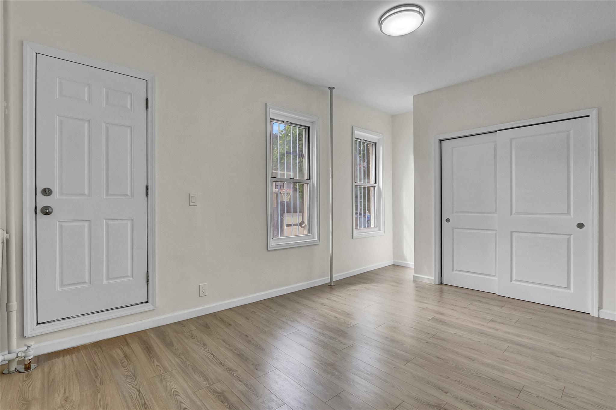 Single Family 78th  Queens, NY 11385, MLS-883060-9