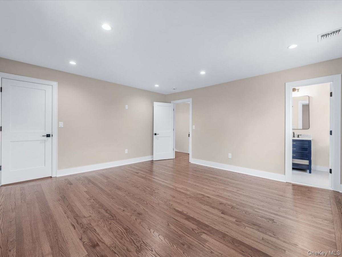 Single Family Stewart Nassau County, NY 11530, MLS-883095-29