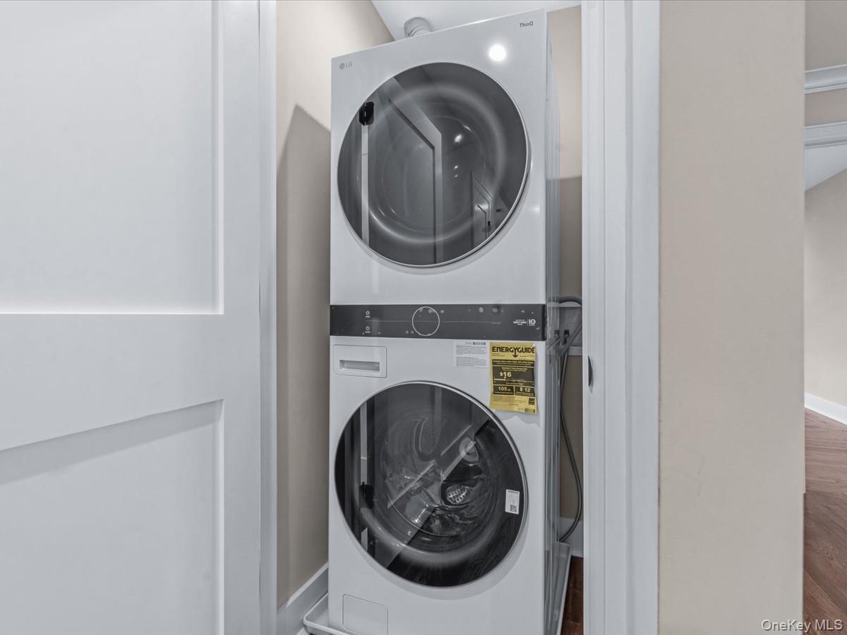 Single Family Stewart Nassau County, NY 11530, MLS-883095-35