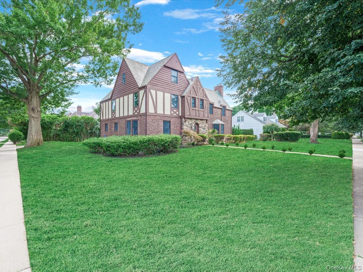 Single Family Stewart Nassau County, NY 11530, MLS-883095-4