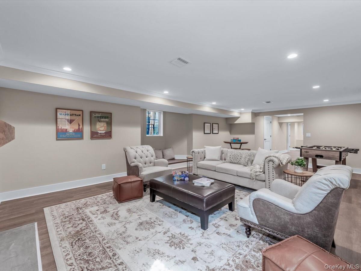 Single Family Stewart Nassau County, NY 11530, MLS-883095-44