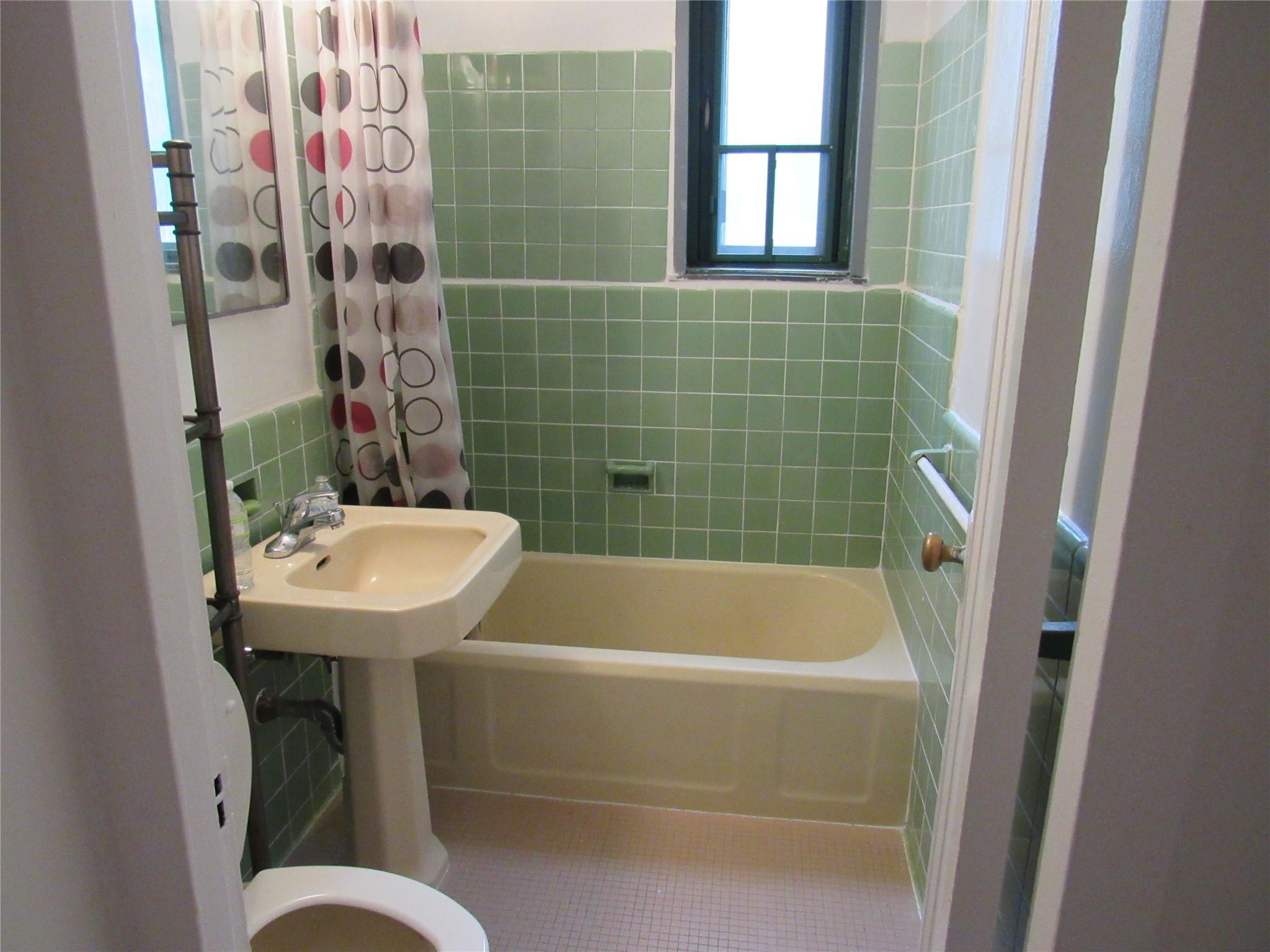 Apartment Odell  Bronx, NY 10462, MLS-883100-11