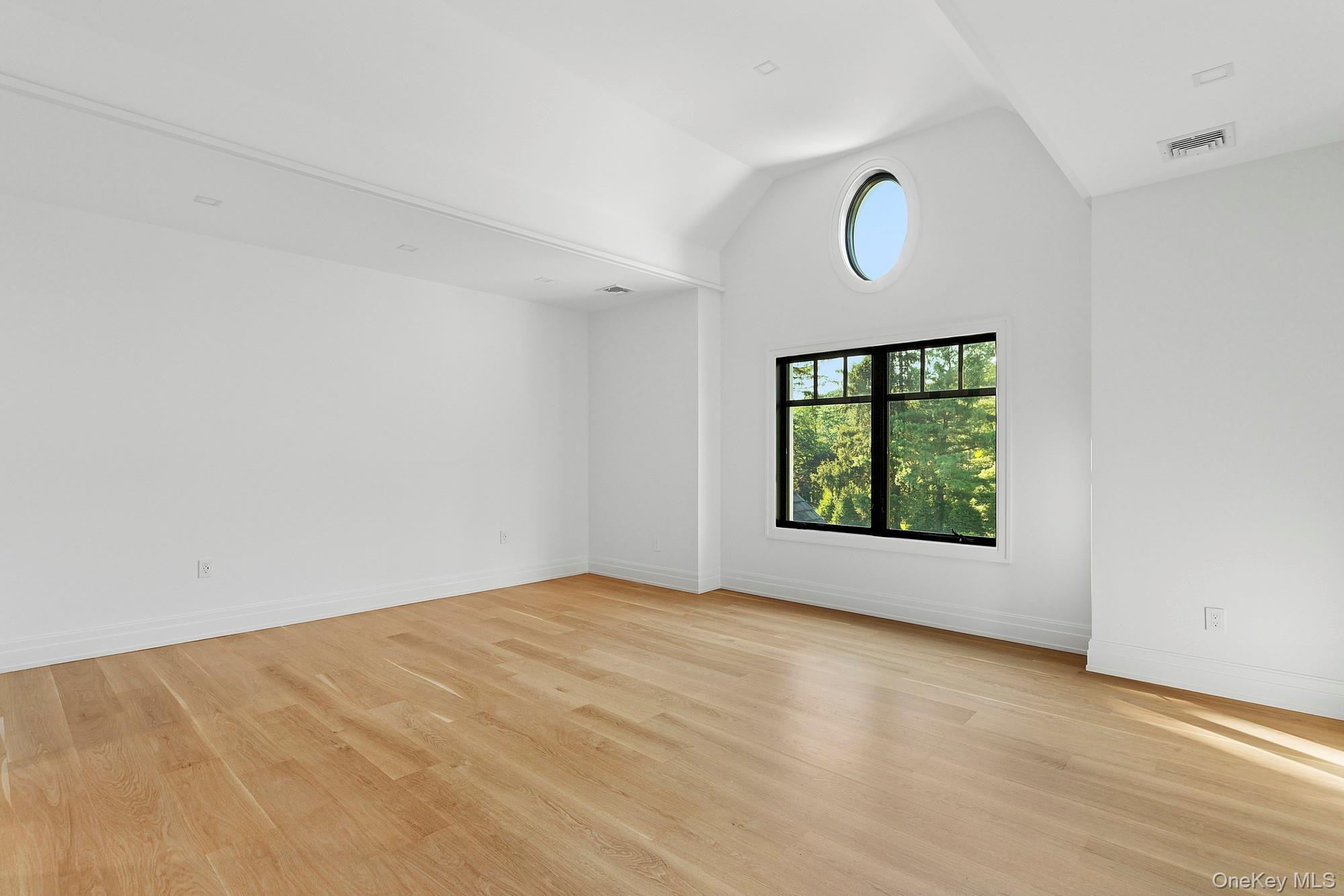 Single Family Saint Andrews Nassau County, NY 11568, MLS-883102-36