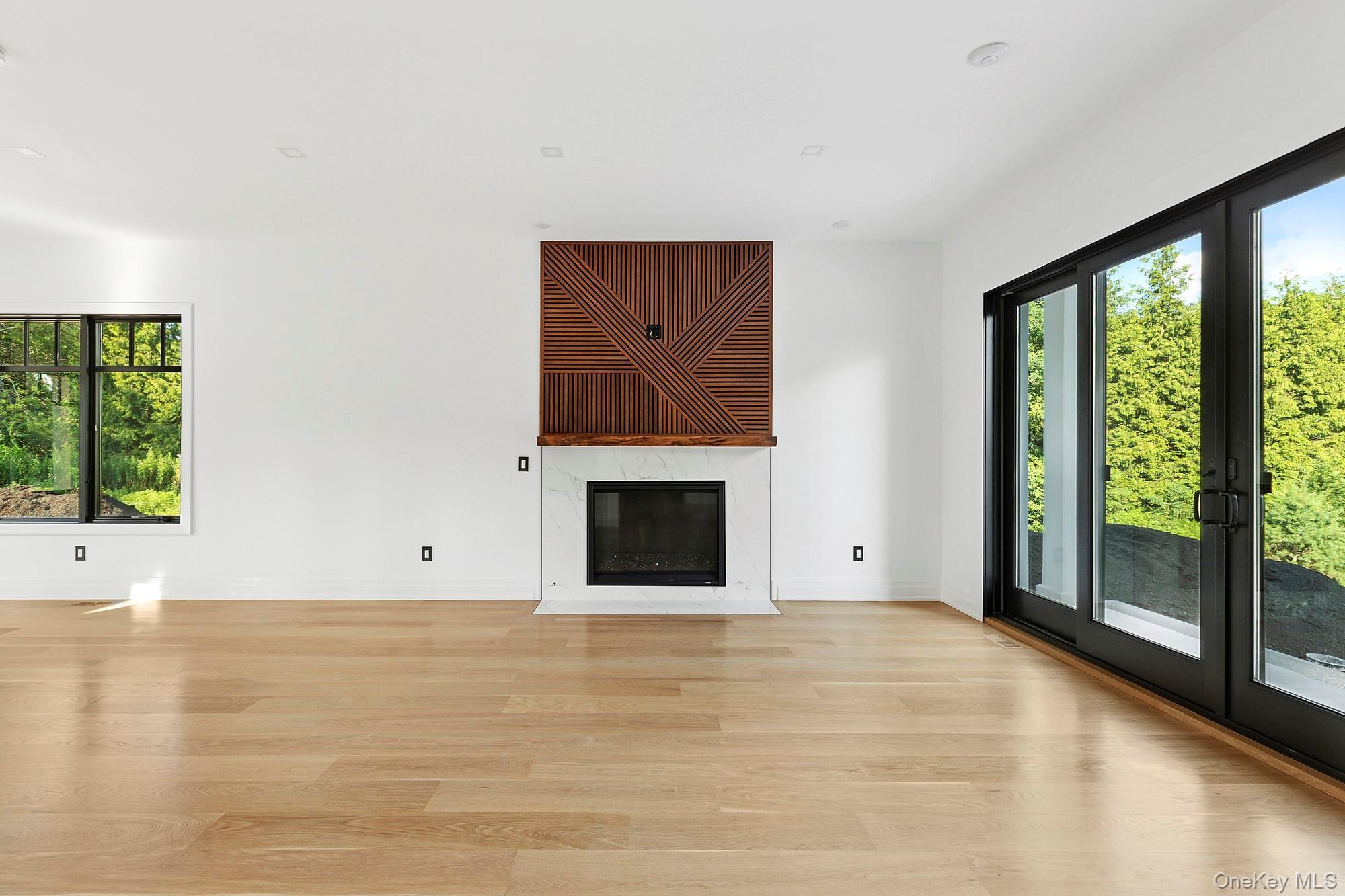 Single Family Saint Andrews Nassau County, NY 11568, MLS-883102-39