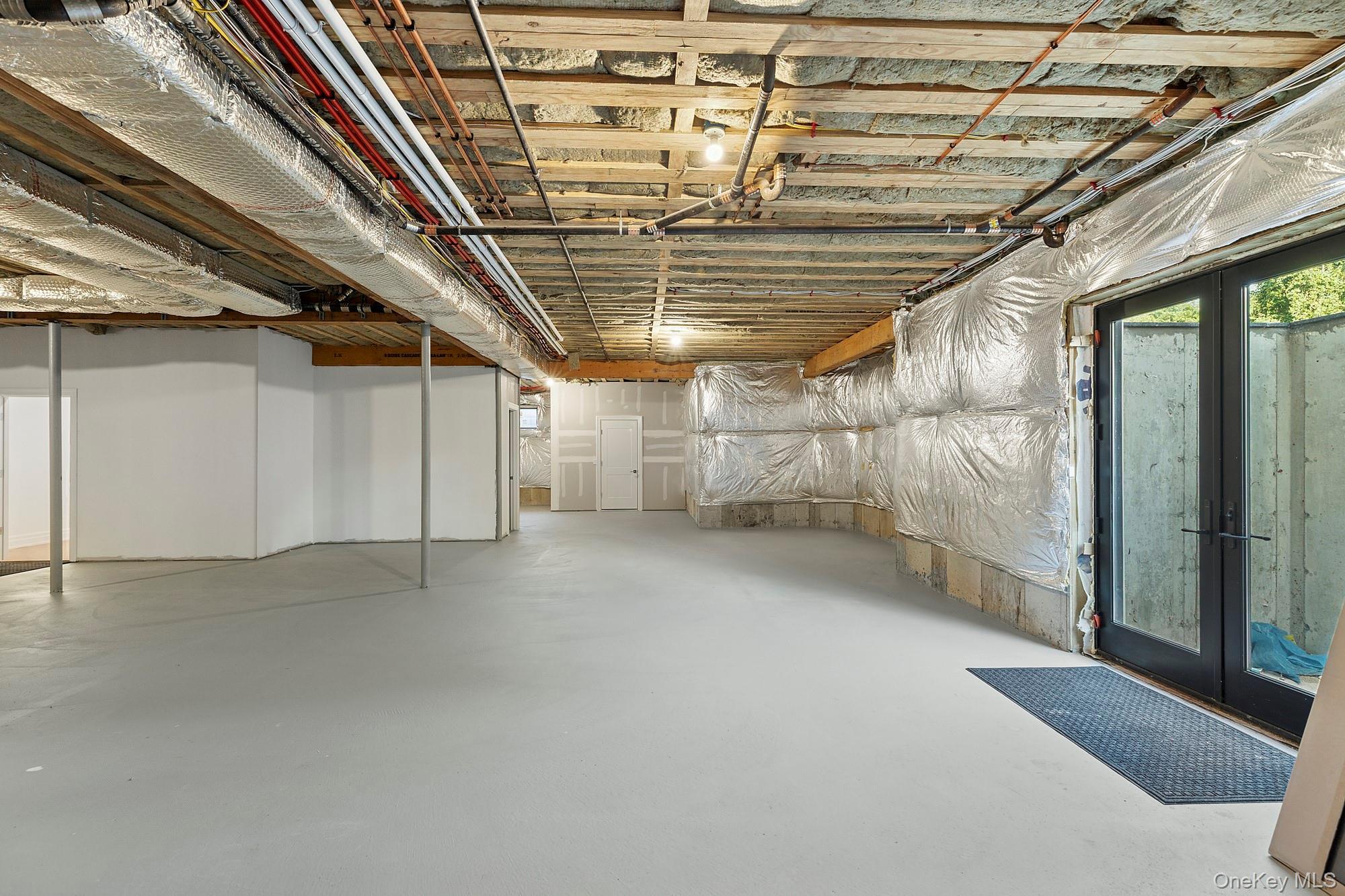 Single Family Saint Andrews Nassau County, NY 11568, MLS-883102-44