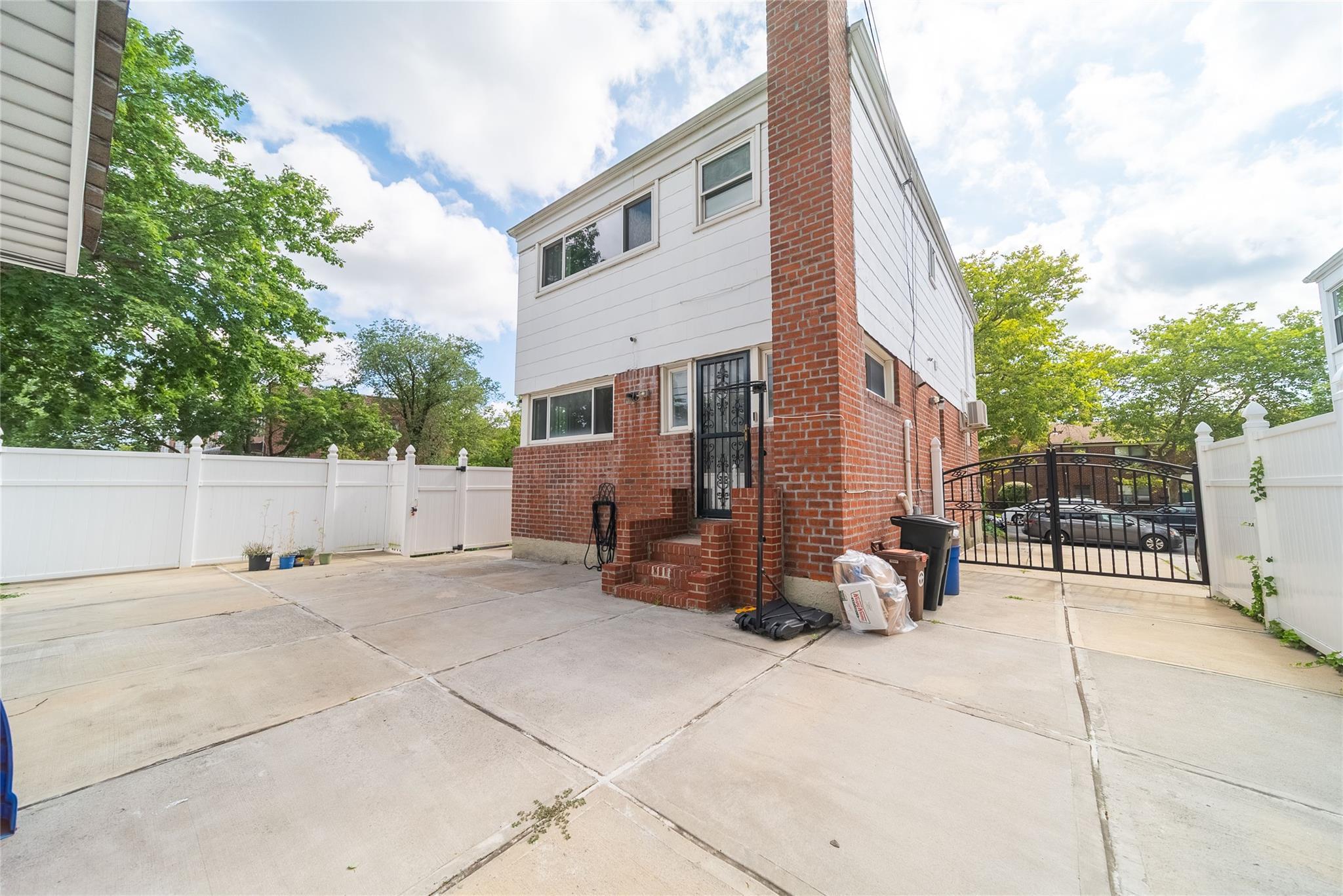 Single Family 197th  Queens, NY 11365, MLS-883153-22