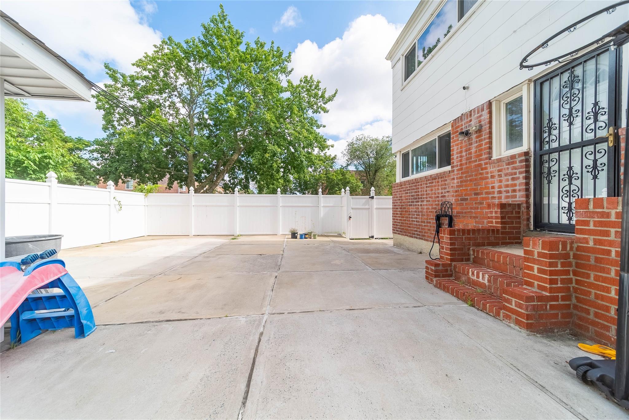 Single Family 197th  Queens, NY 11365, MLS-883153-25