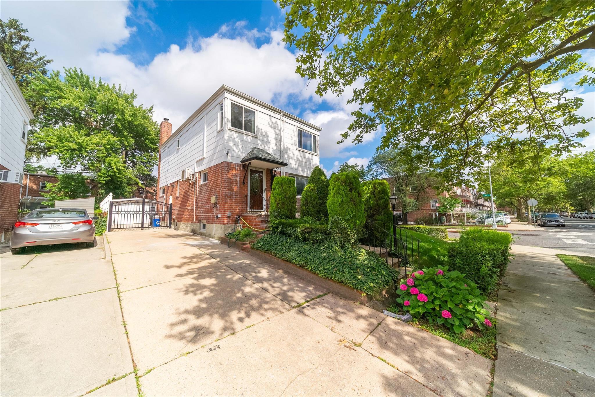 Single Family 197th  Queens, NY 11365, MLS-883153-26