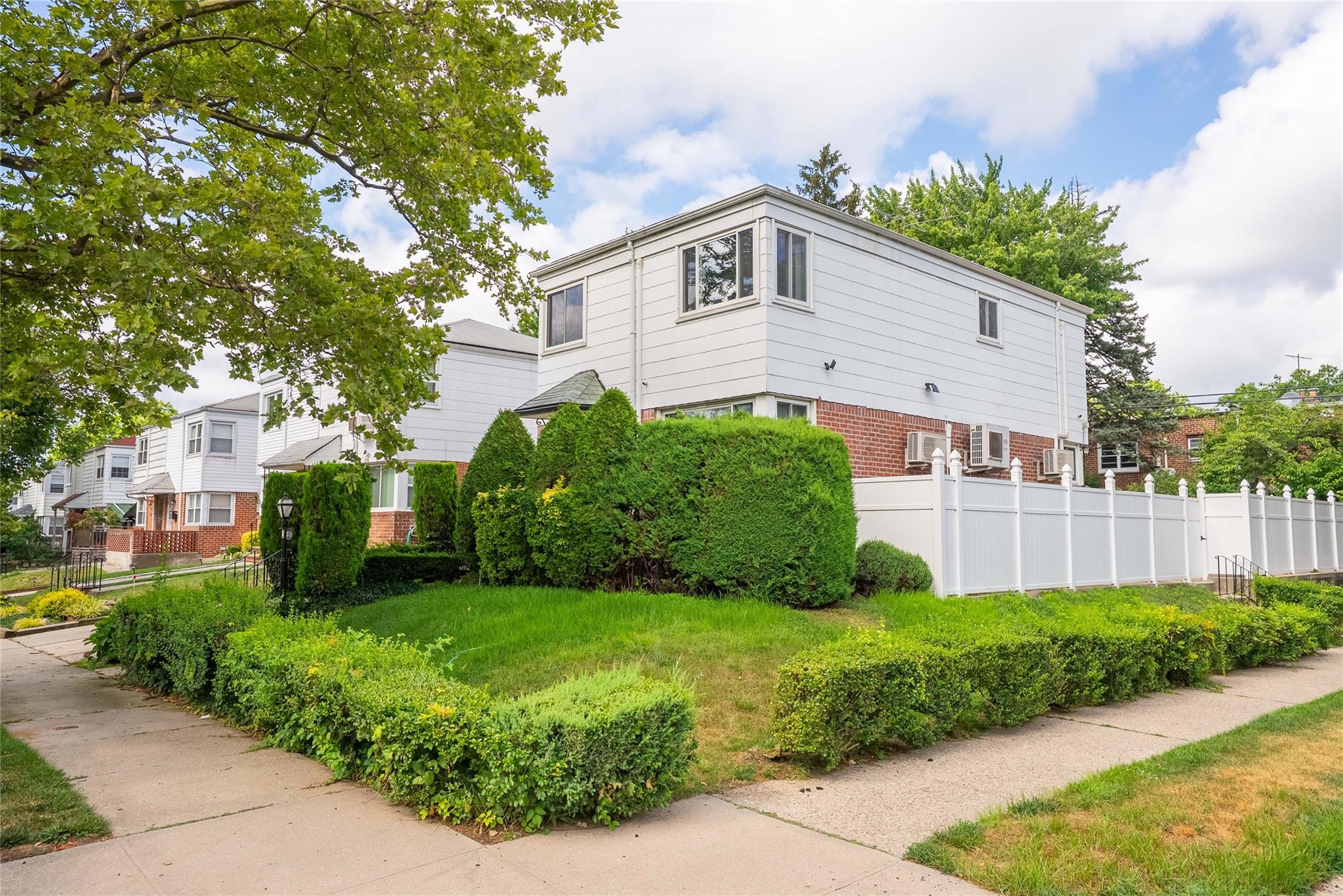Single Family 197th  Queens, NY 11365, MLS-883153-27