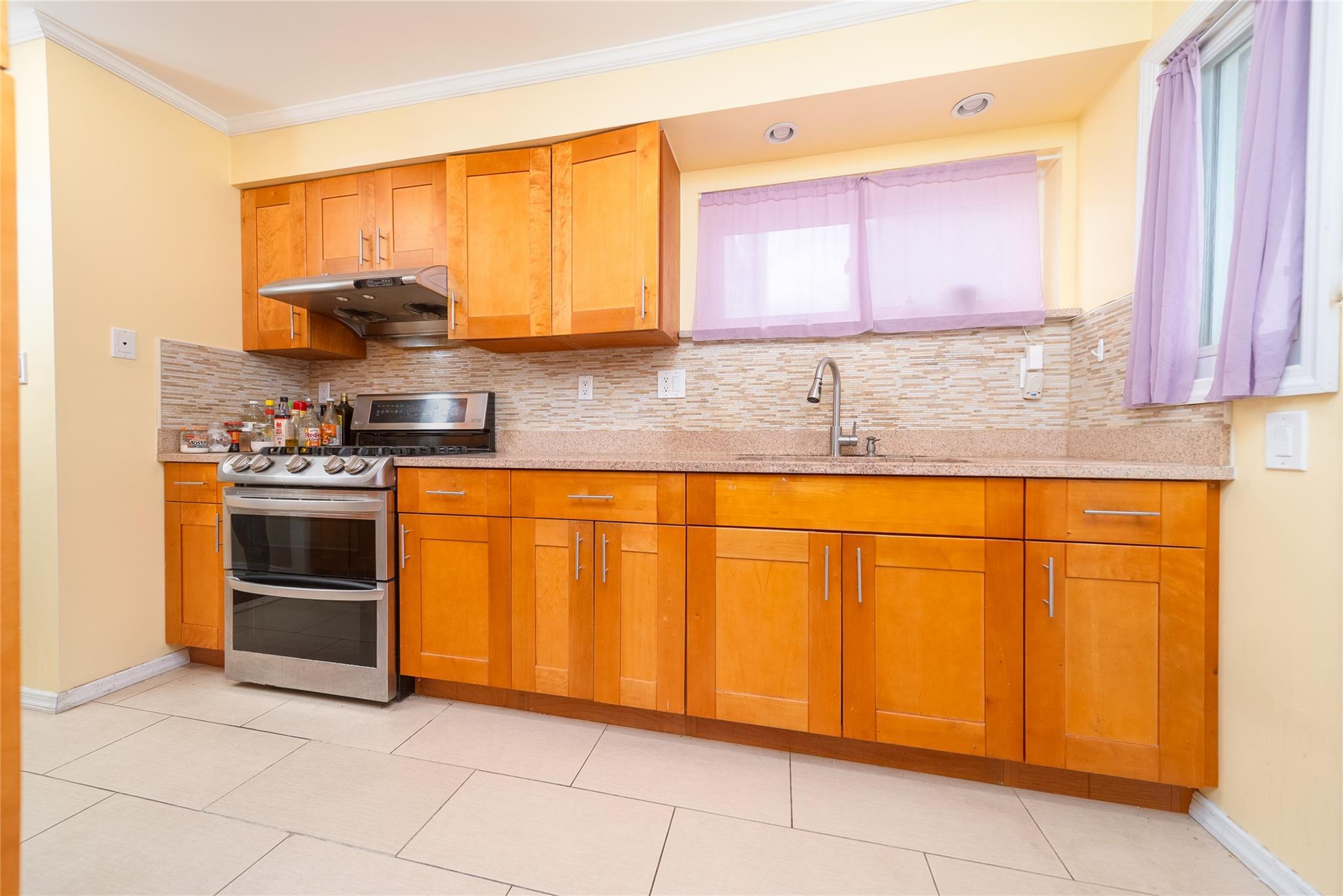 Single Family 197th  Queens, NY 11365, MLS-883153-6