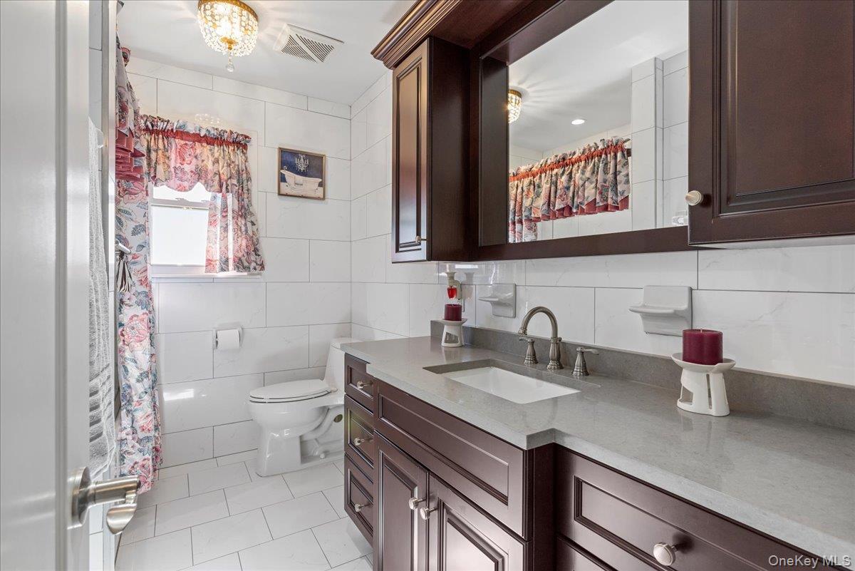 Single Family Hungry Harbor  Nassau County, NY 11581, MLS-883172-19