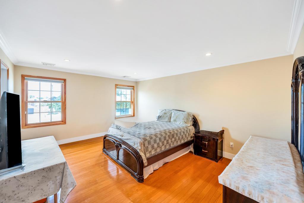 Single Family 263rd  Queens, NY 11001, MLS-883190-24