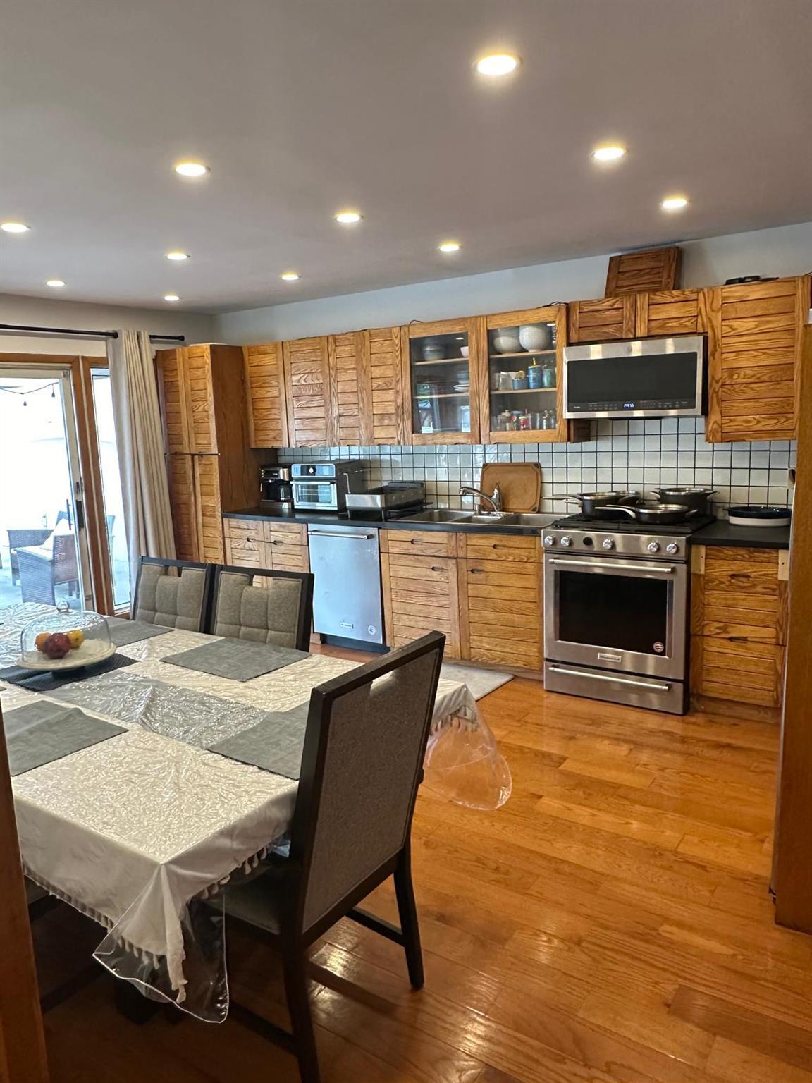 Single Family 7  Queens, NY 11357, MLS-883215-12