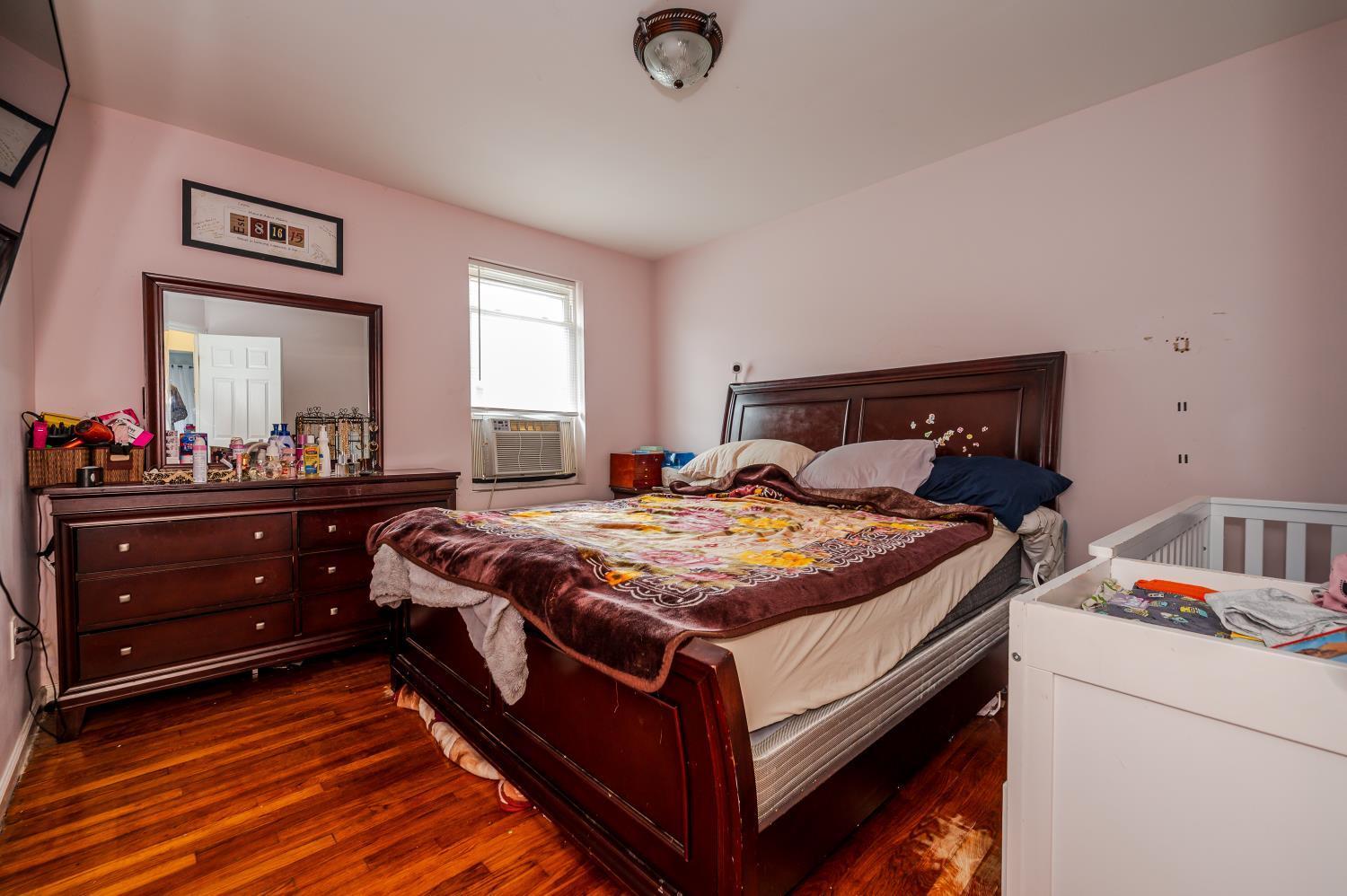 Single Family Sacket  Bronx, NY 10462, MLS-883234-8