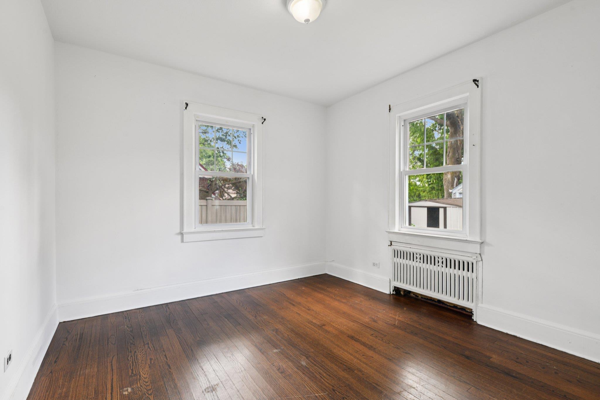 Single Family Lou  Suffolk County, NY 11754, MLS-883261-13