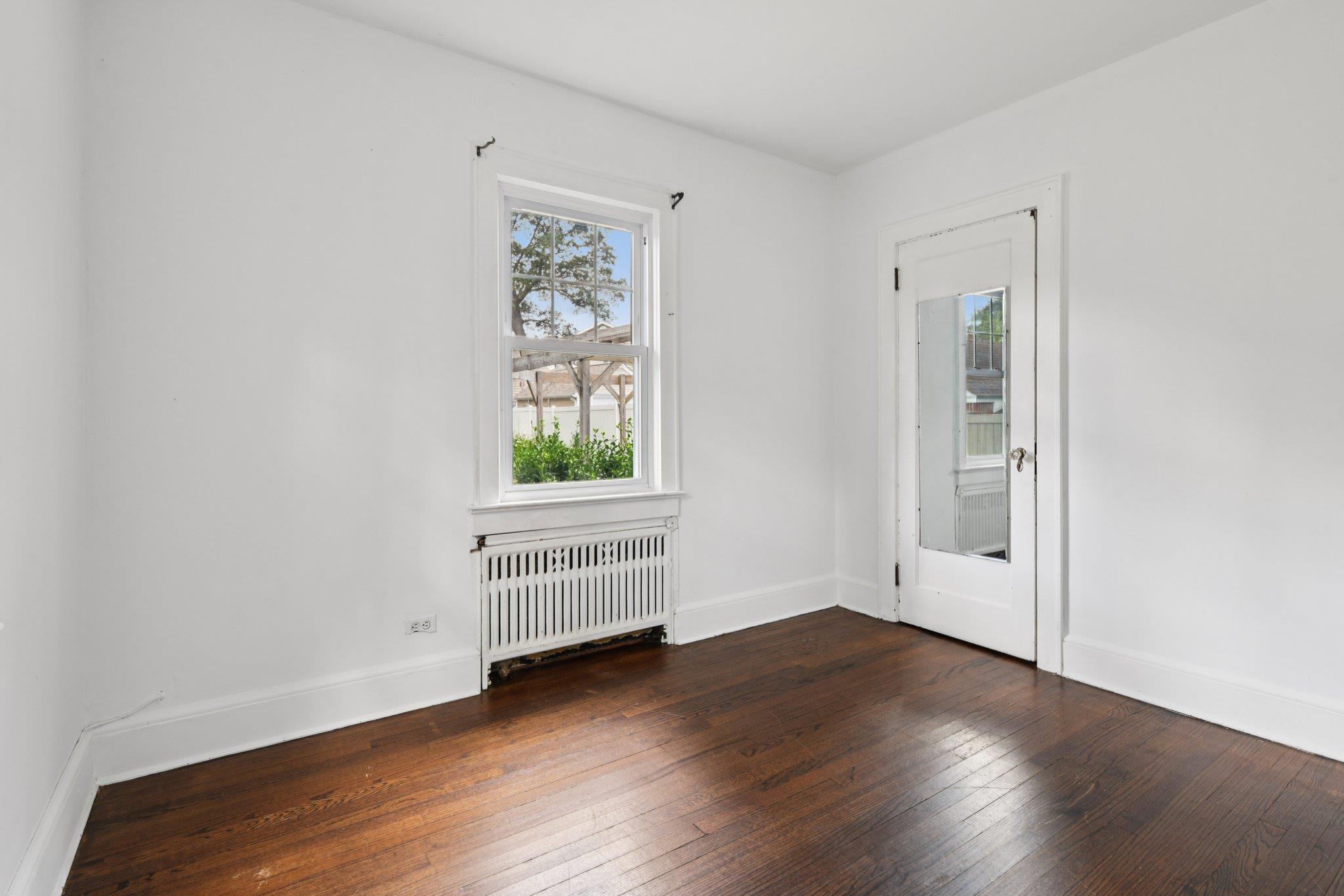 Single Family Lou  Suffolk County, NY 11754, MLS-883261-14