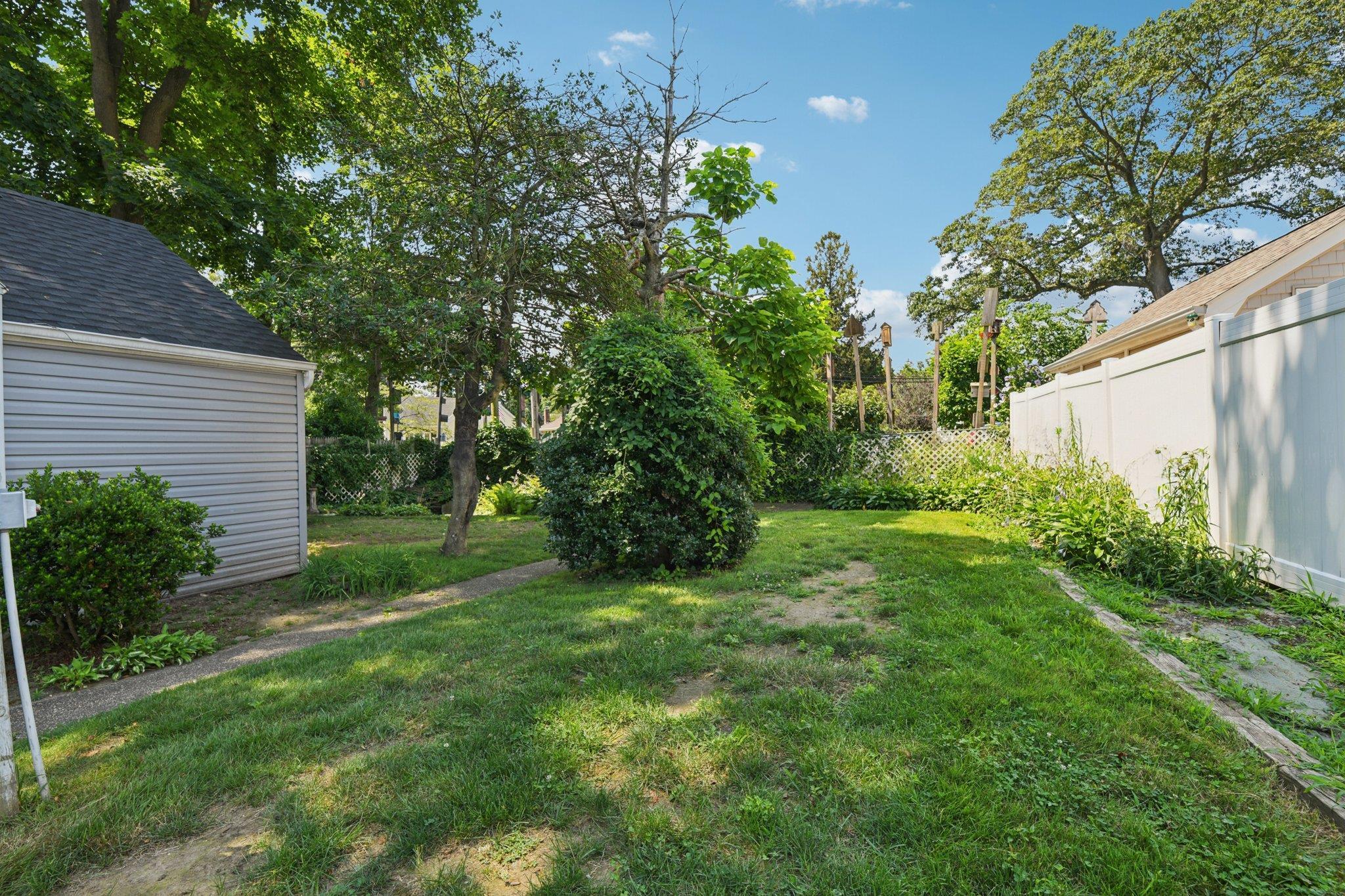 Single Family Lou  Suffolk County, NY 11754, MLS-883261-19