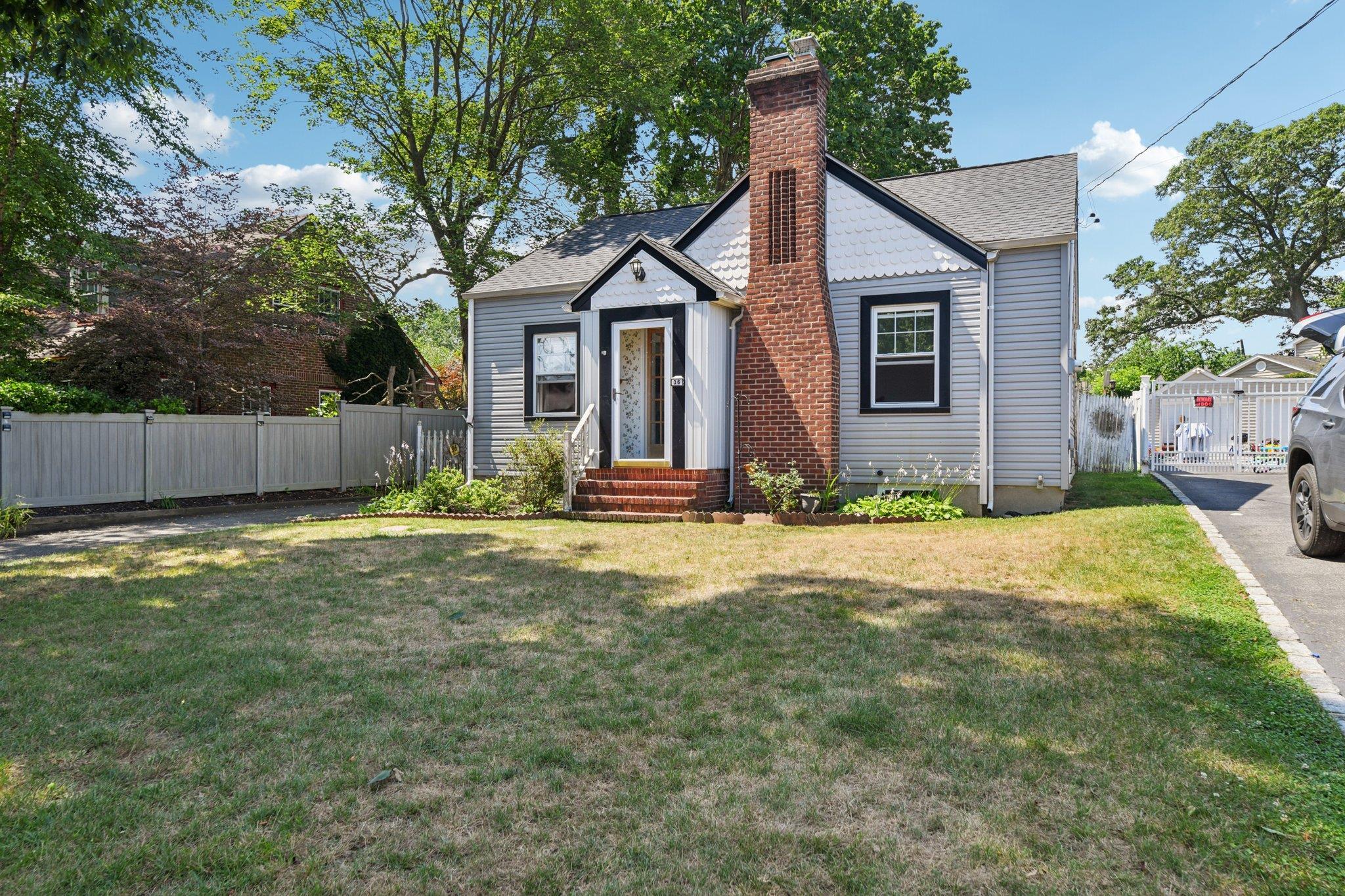 Single Family Lou  Suffolk County, NY 11754, MLS-883261-2