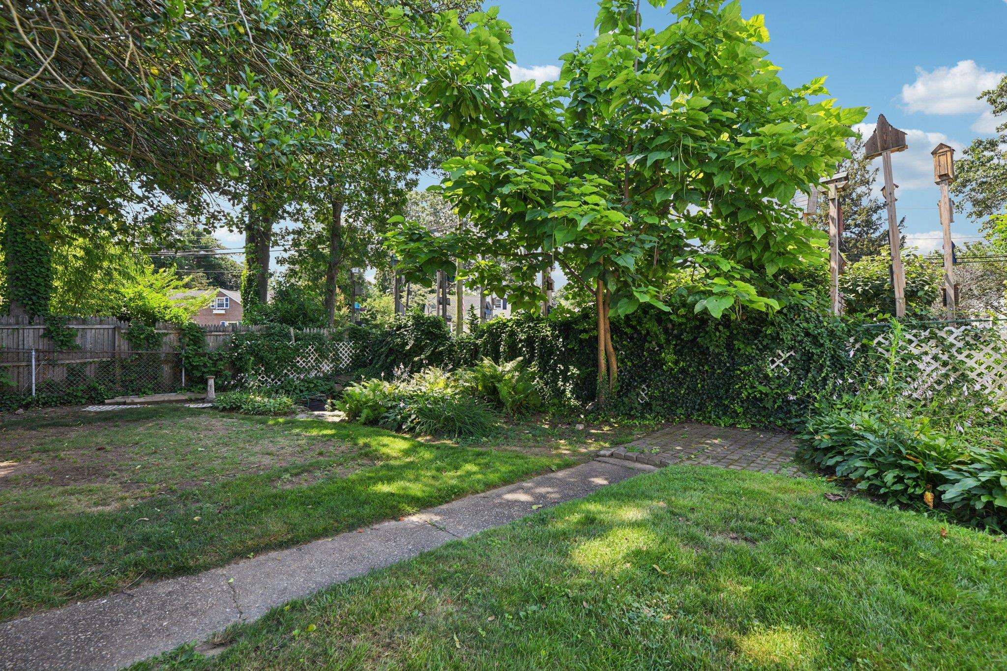 Single Family Lou  Suffolk County, NY 11754, MLS-883261-20